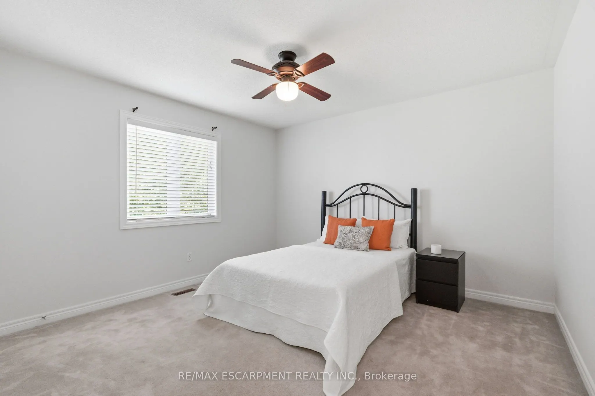 2241 Glazebrook Circle