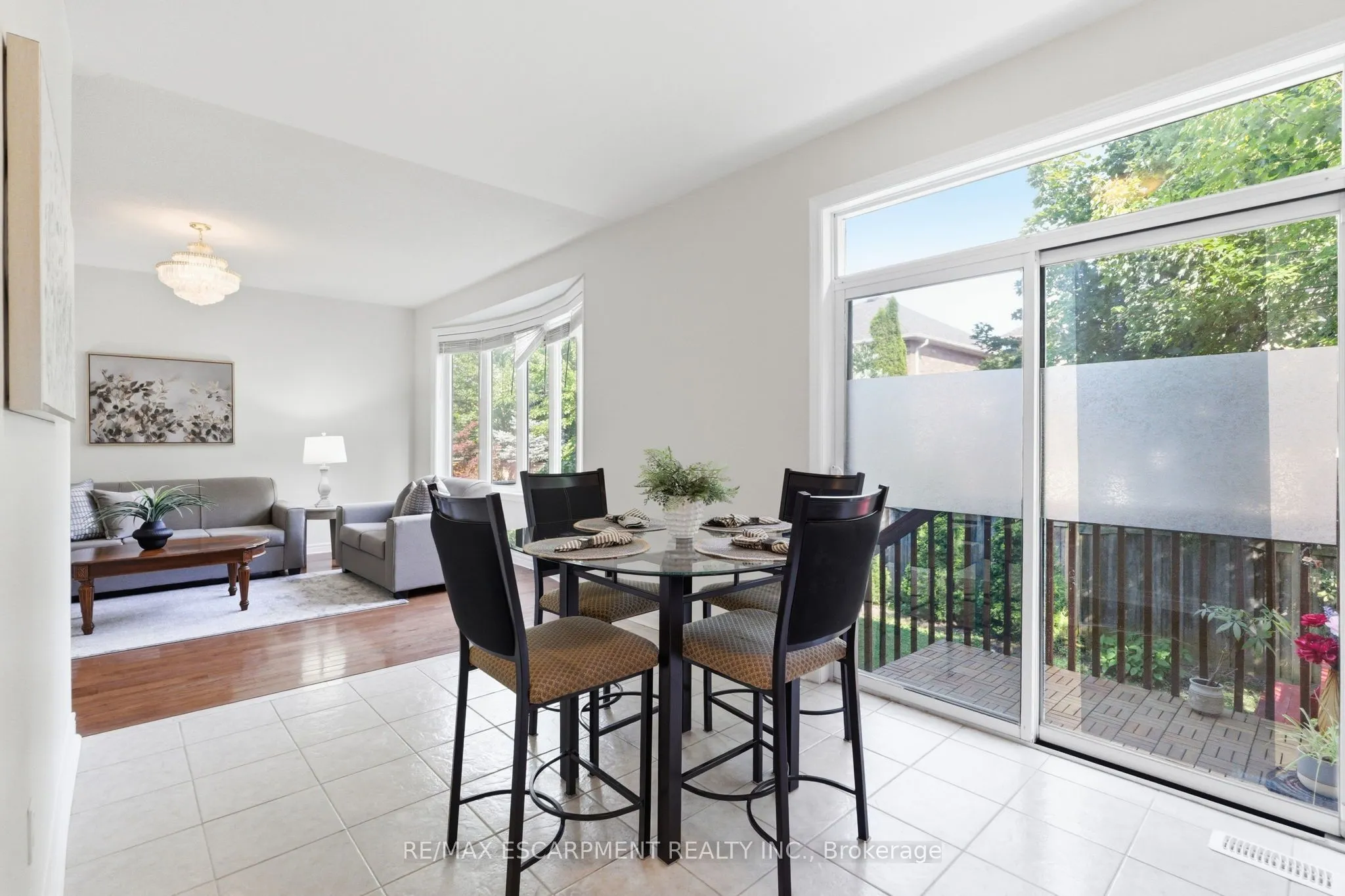 2241 Glazebrook Circle
