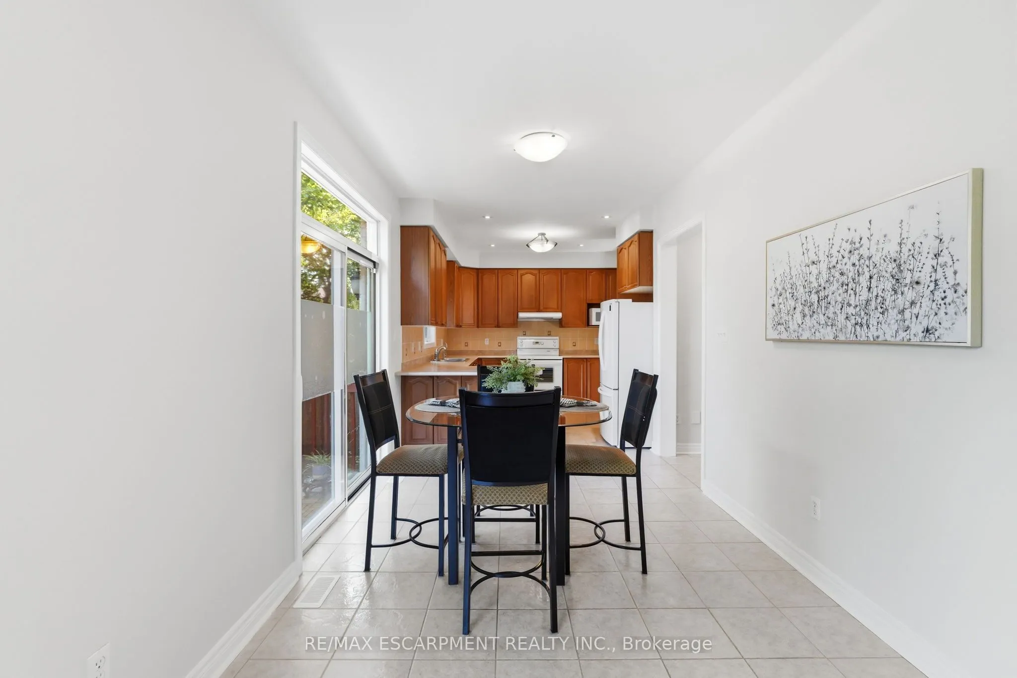 2241 Glazebrook Circle