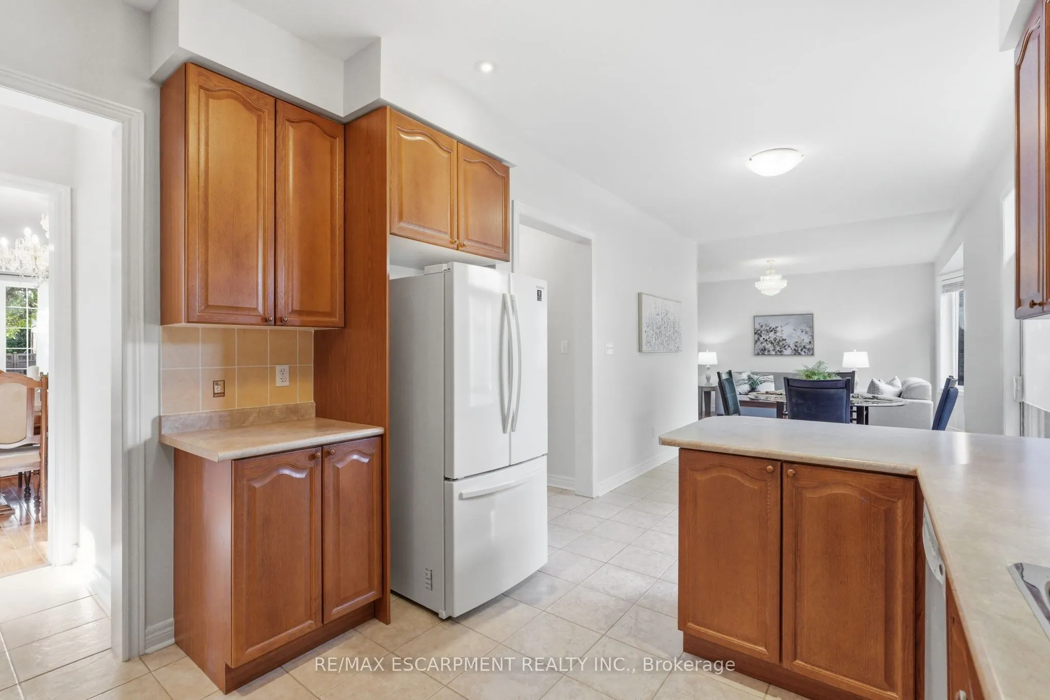 2241 Glazebrook Circle