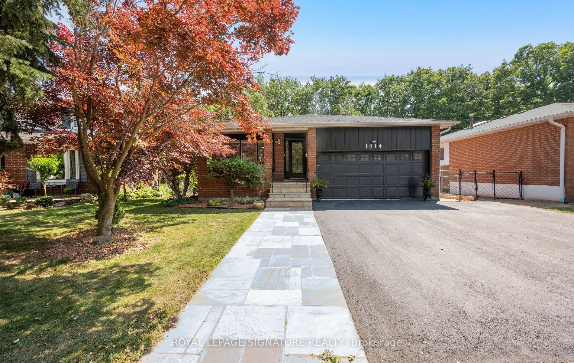 1414 Harmsworth Square