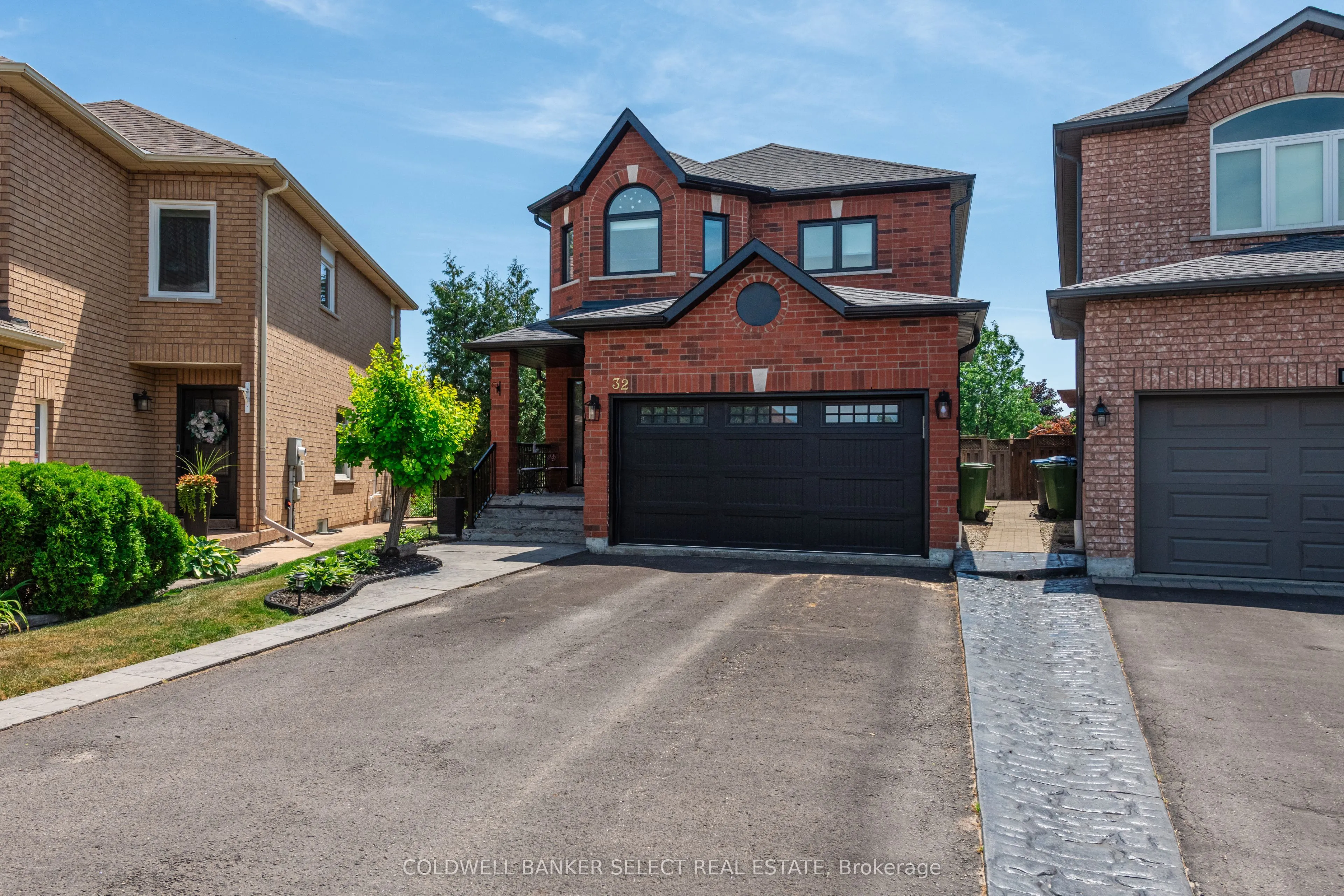 32 Coolspring Crescent