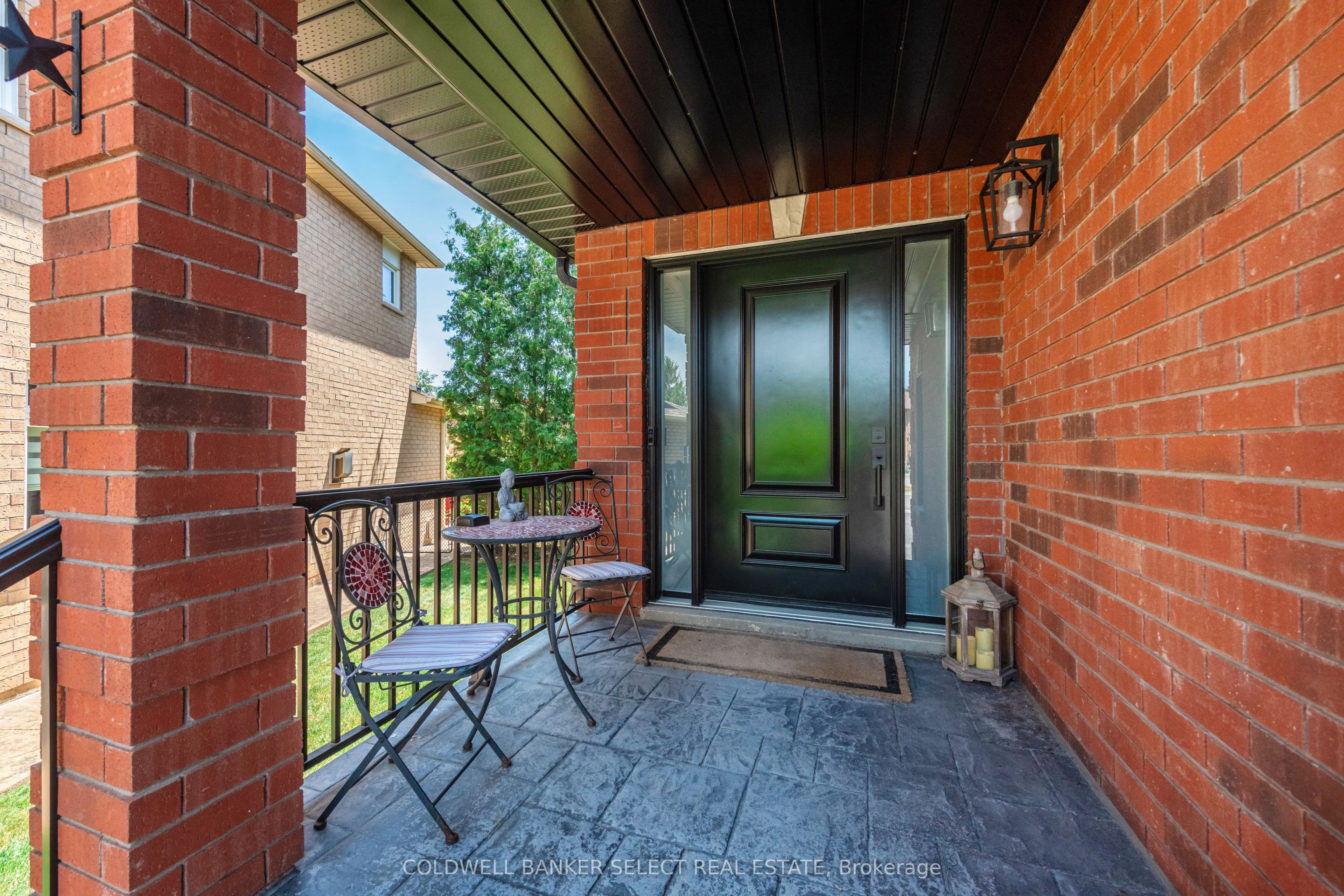 32 Coolspring Crescent