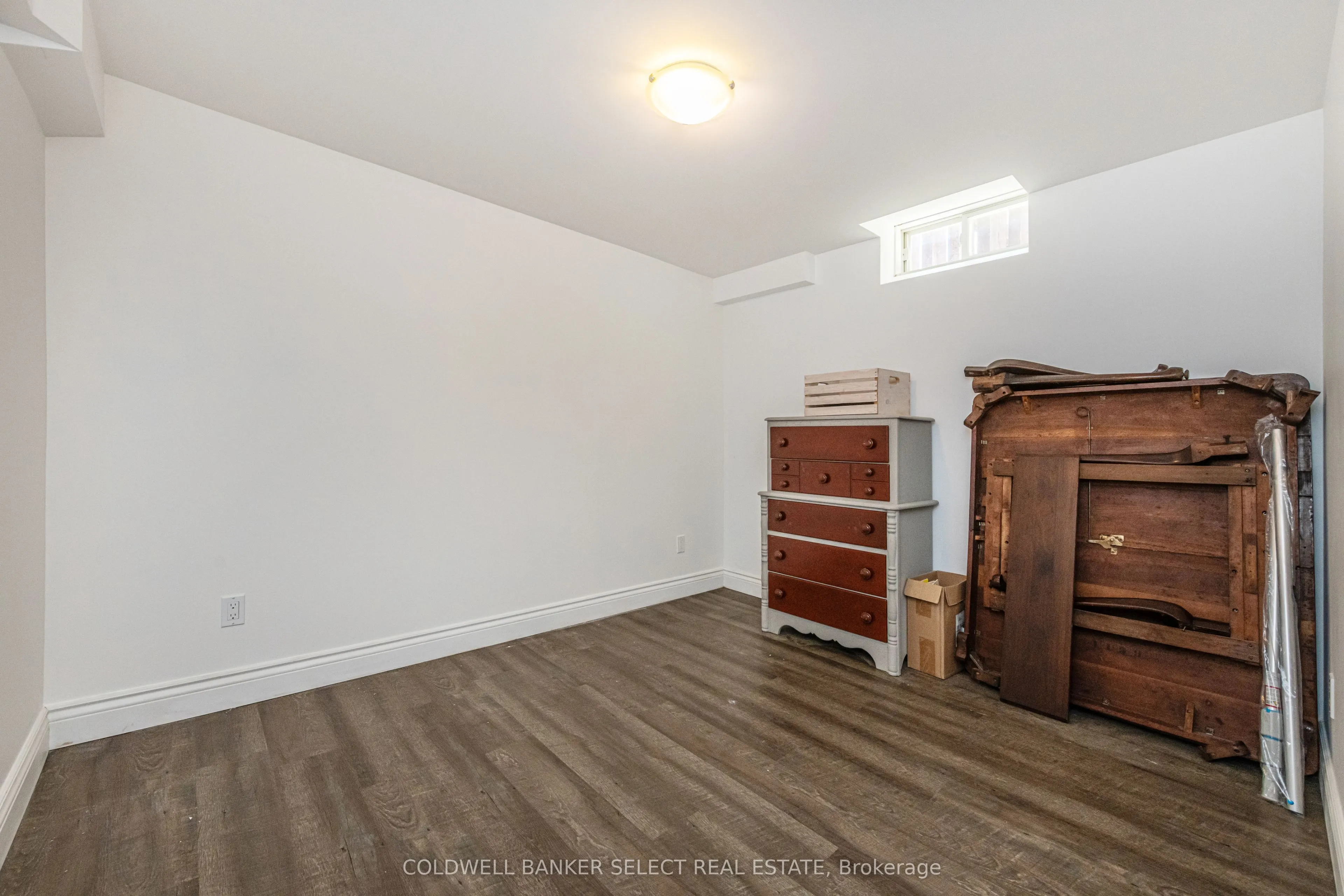 32 Coolspring Crescent
