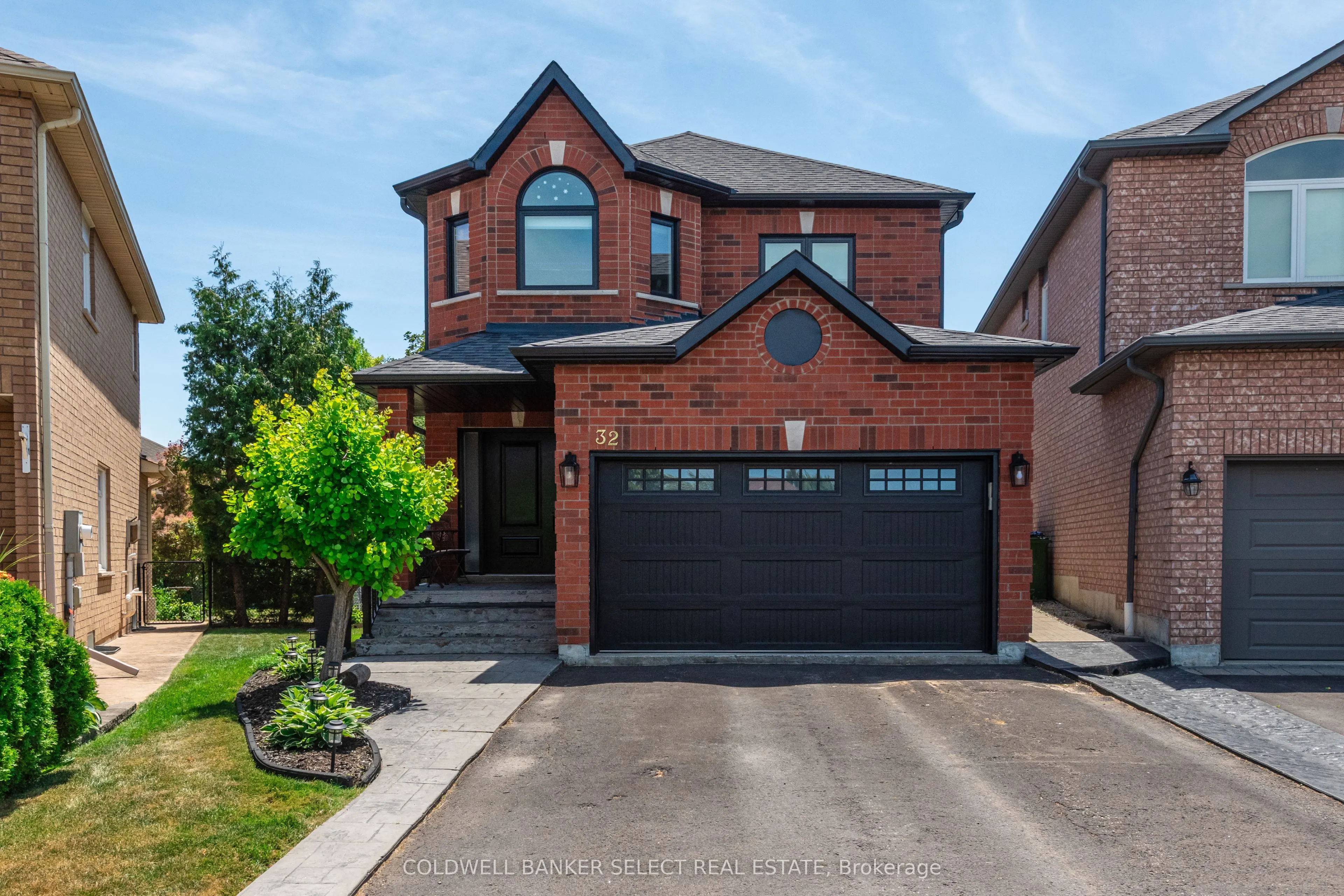 32 Coolspring Crescent