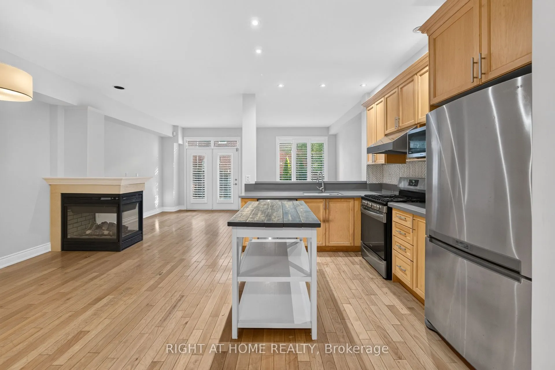 346 Creek Path Avenue
