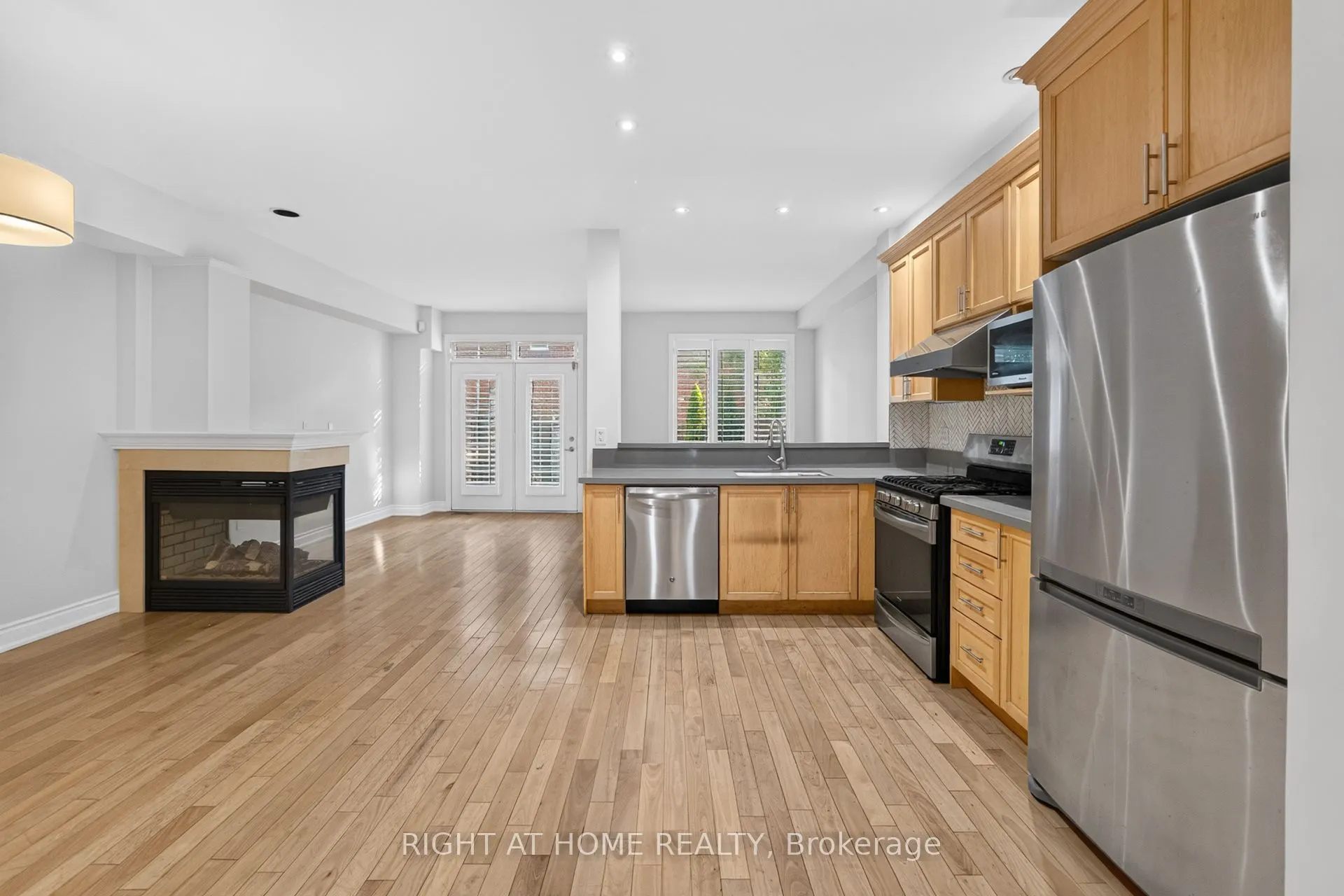 346 Creek Path Avenue