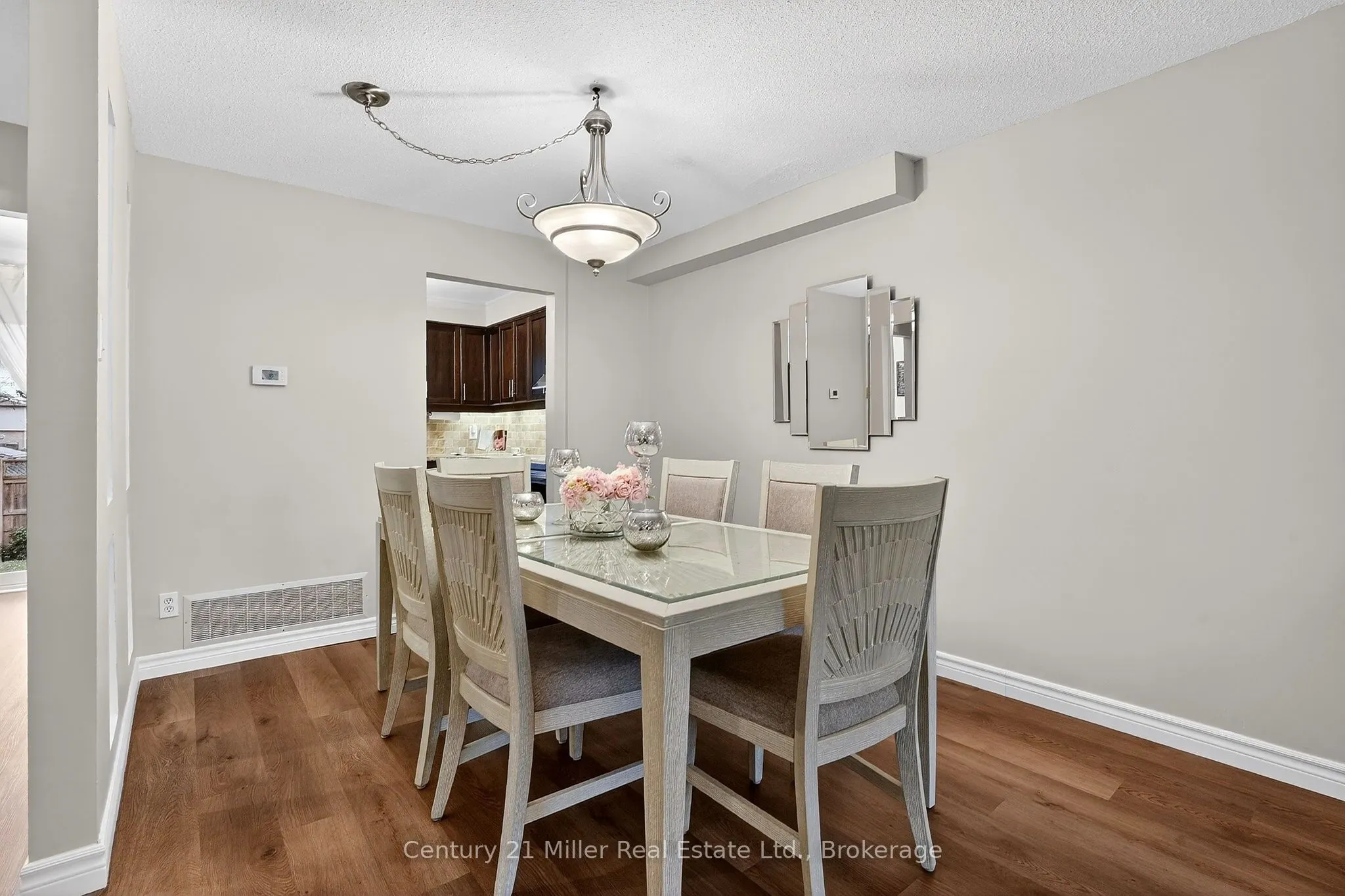 2451 Malcolm Crescent