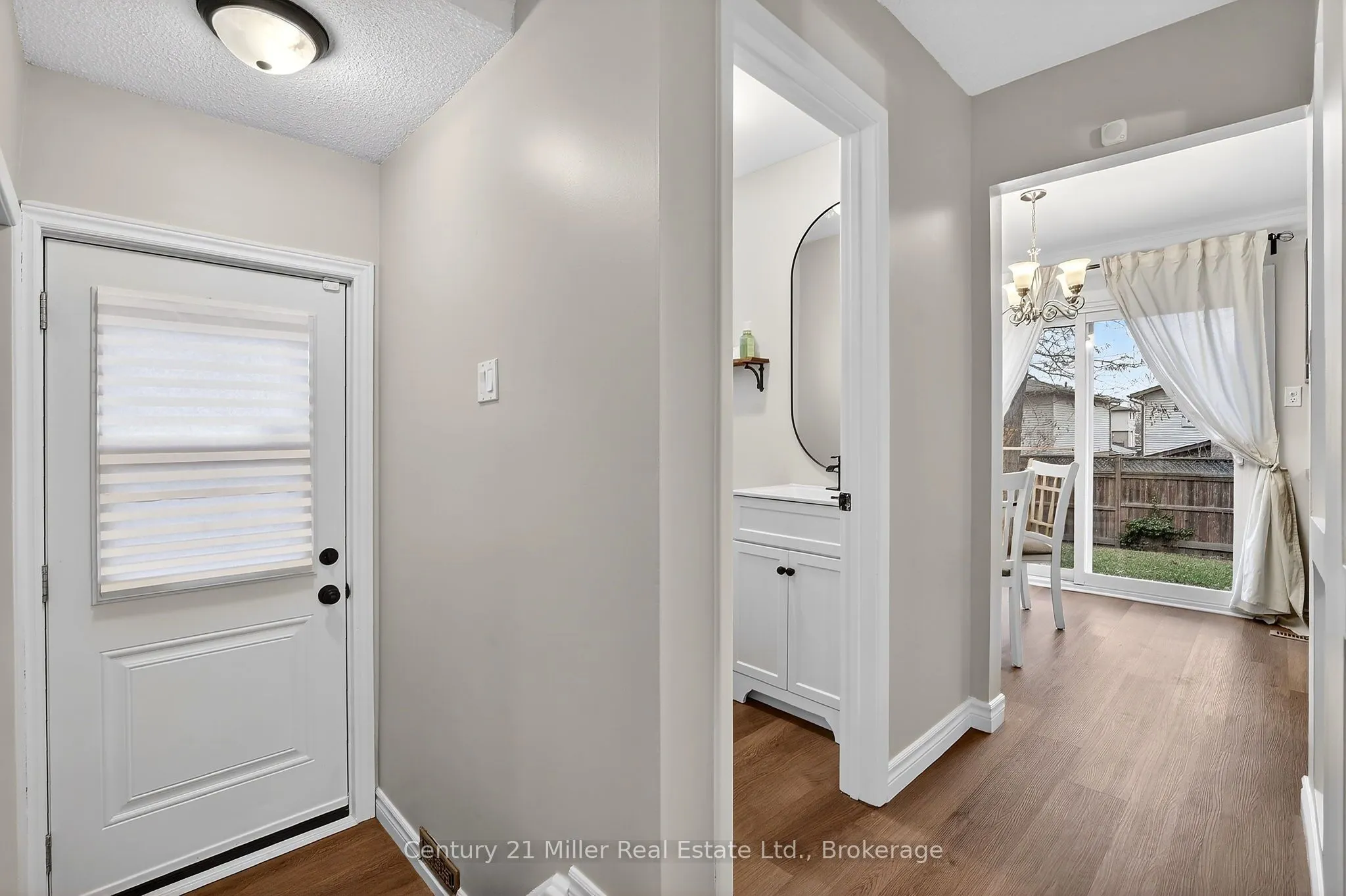 2451 Malcolm Crescent