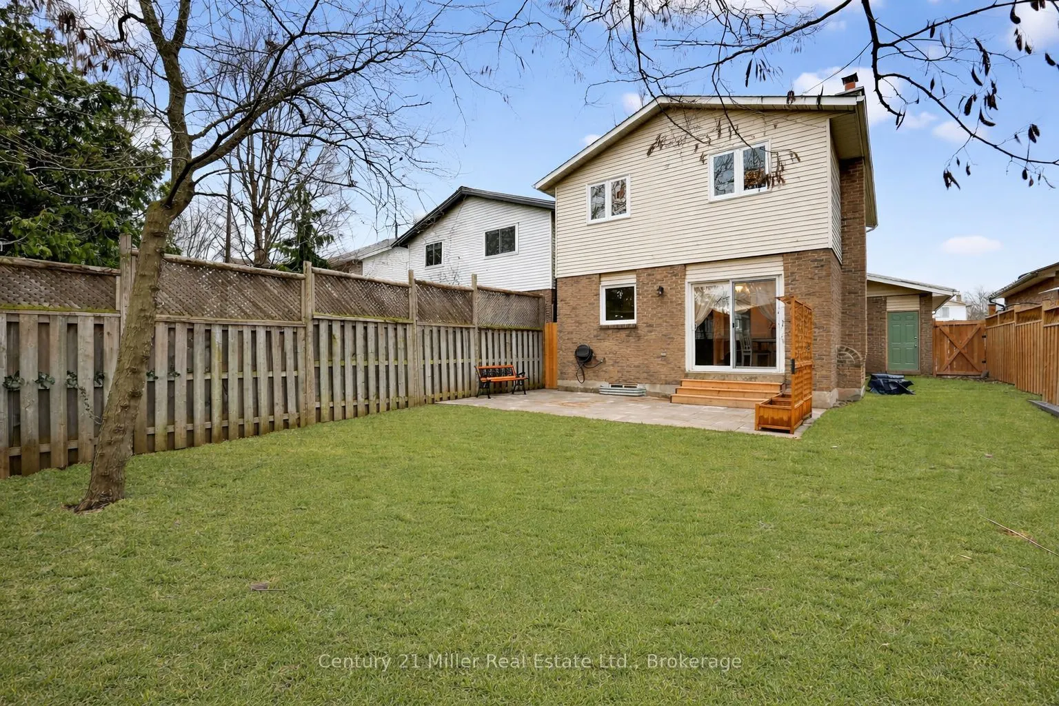2451 Malcolm Crescent