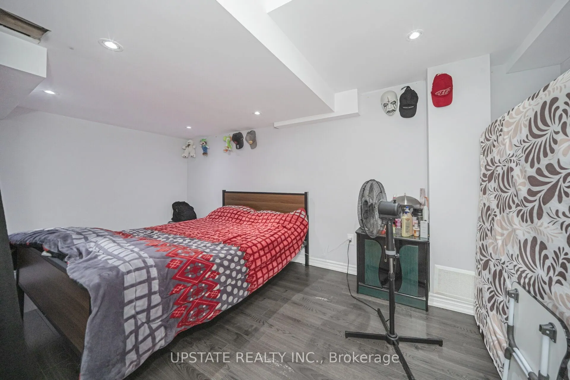 2 Beachville Circle