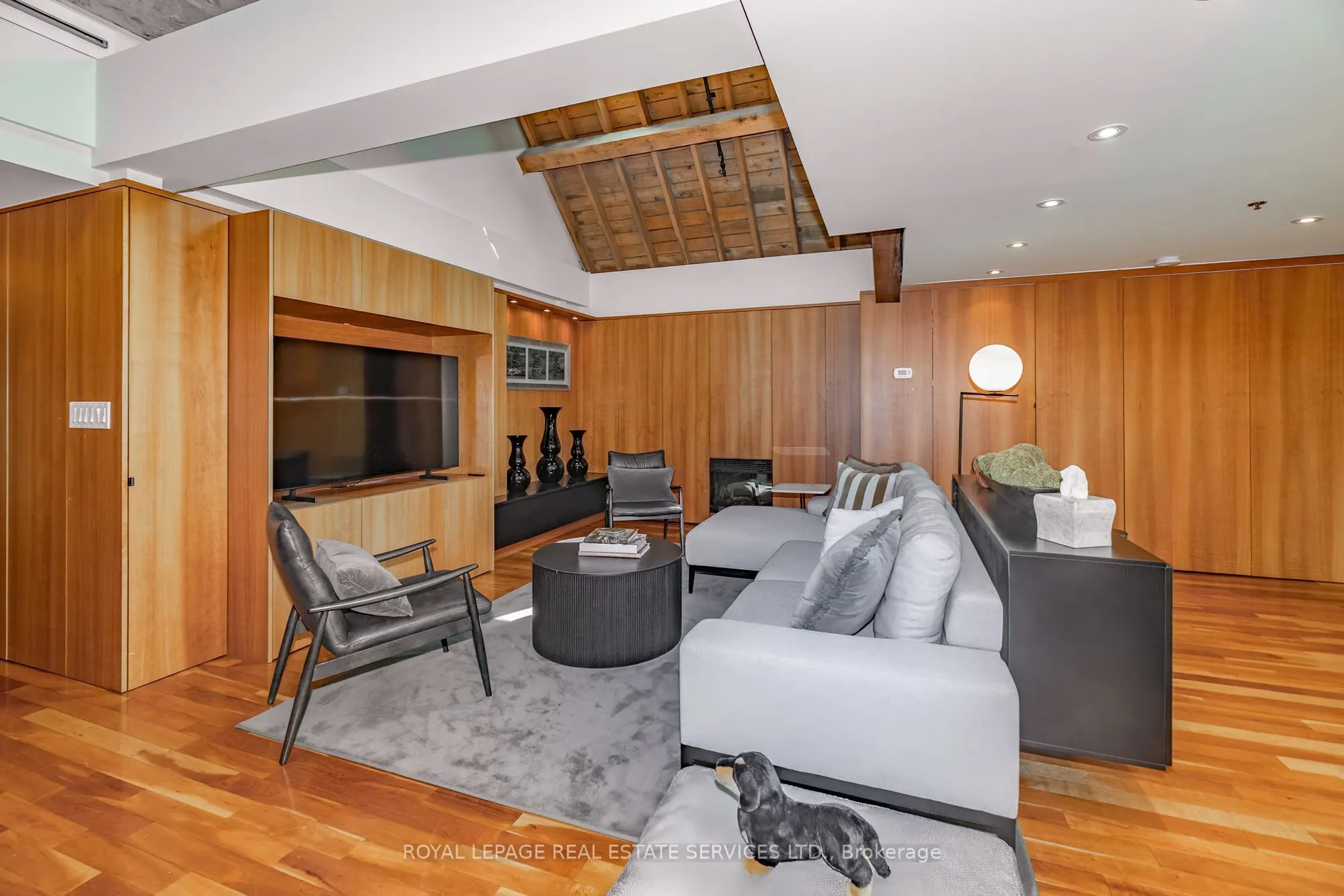 384 Sunnyside Avenue #308