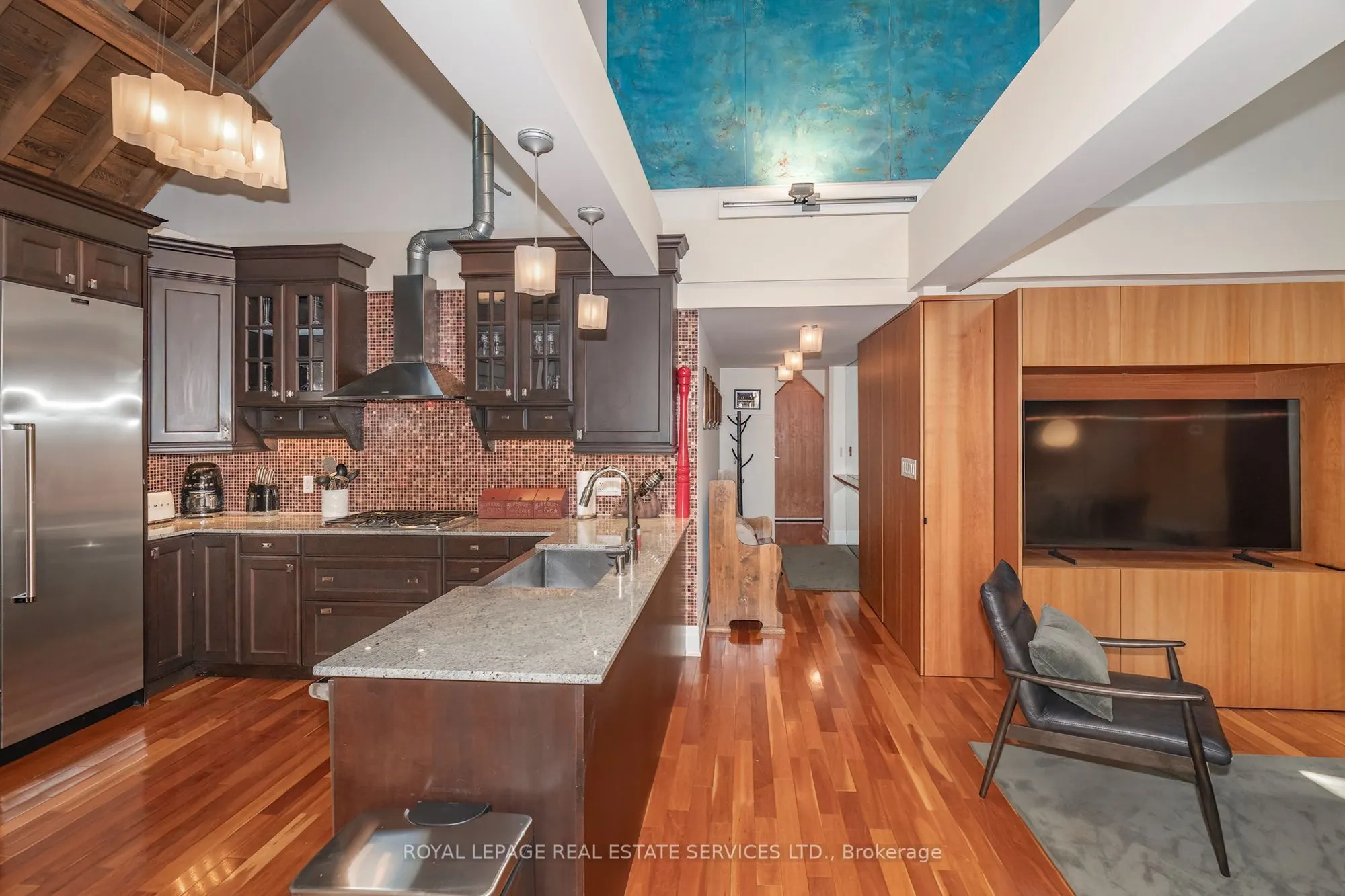 384 Sunnyside Avenue #308