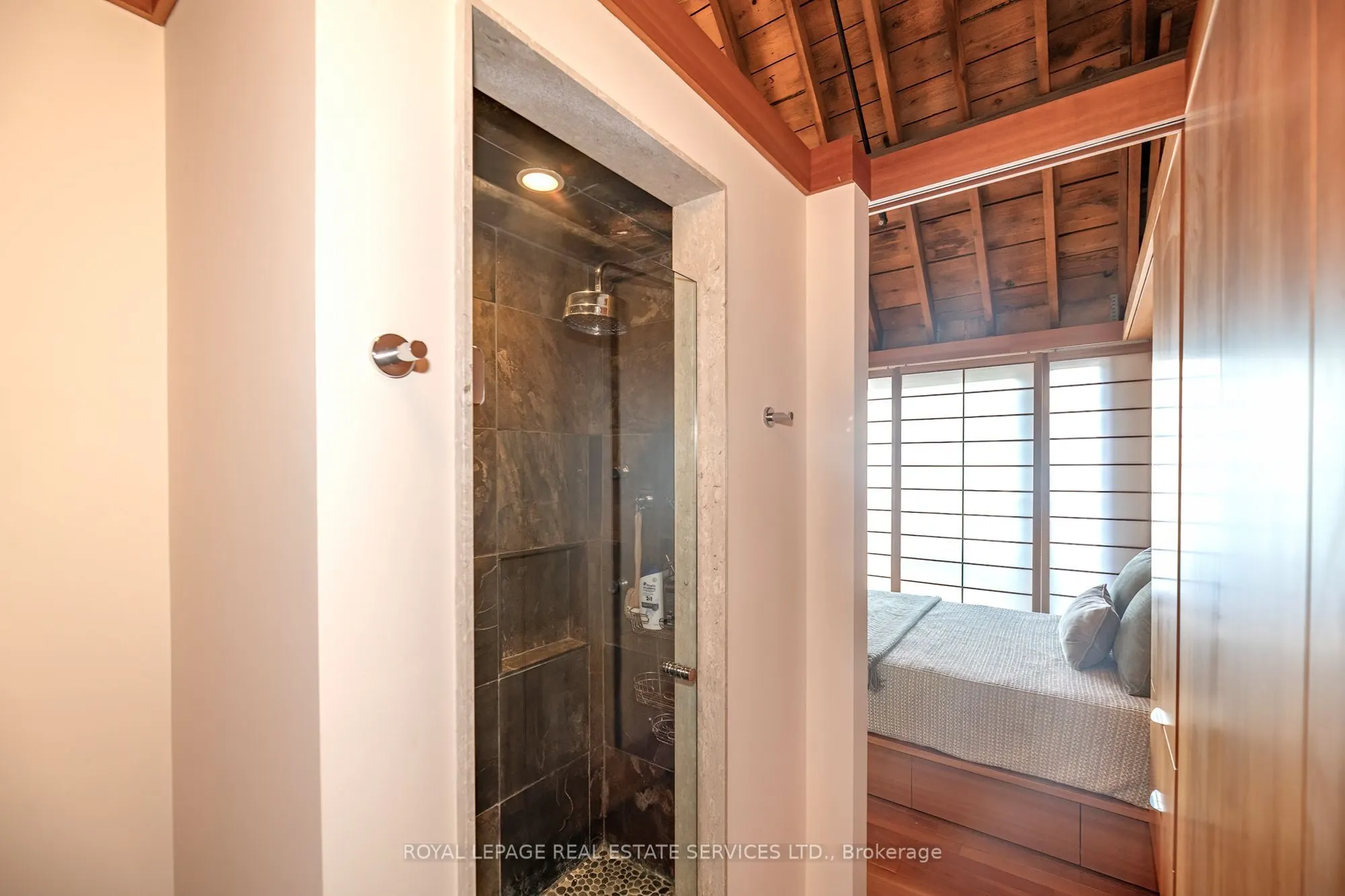 384 Sunnyside Avenue #308