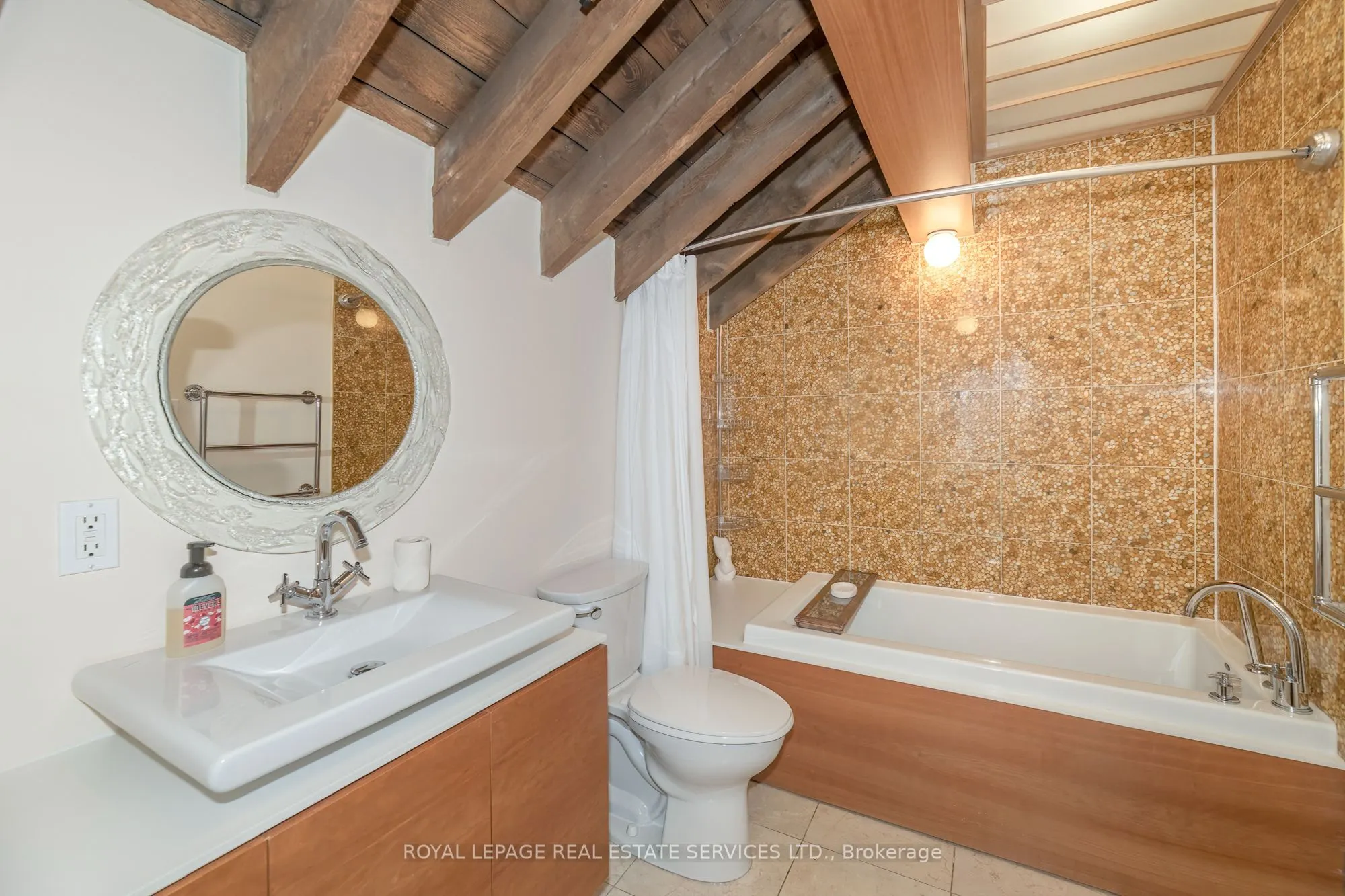 384 Sunnyside Avenue #308