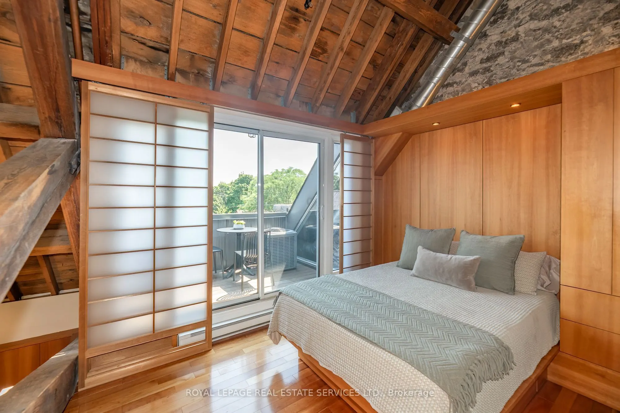 384 Sunnyside Avenue #308