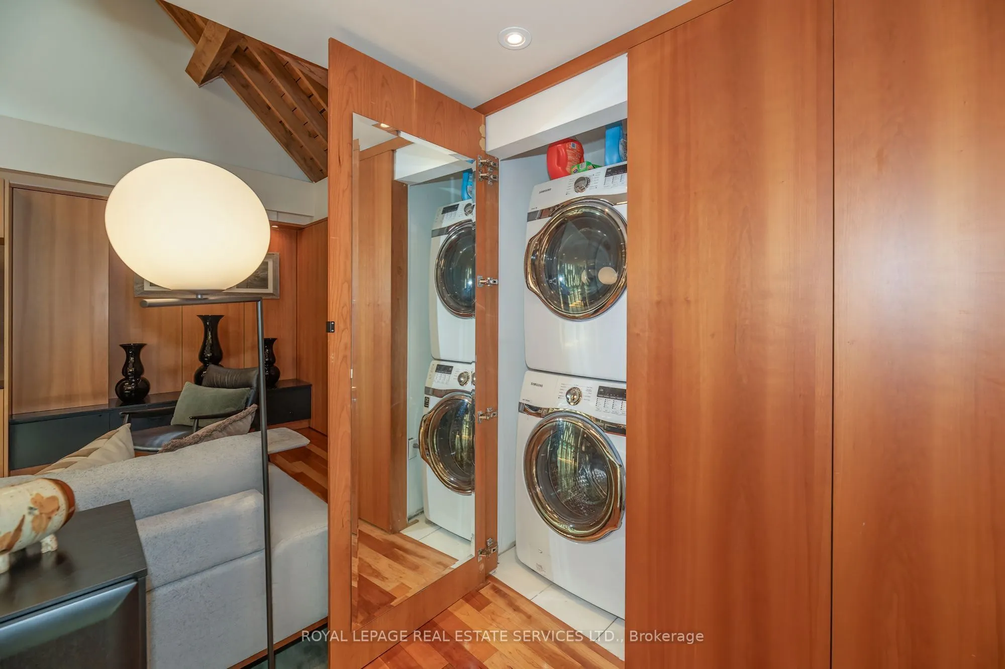 384 Sunnyside Avenue #308