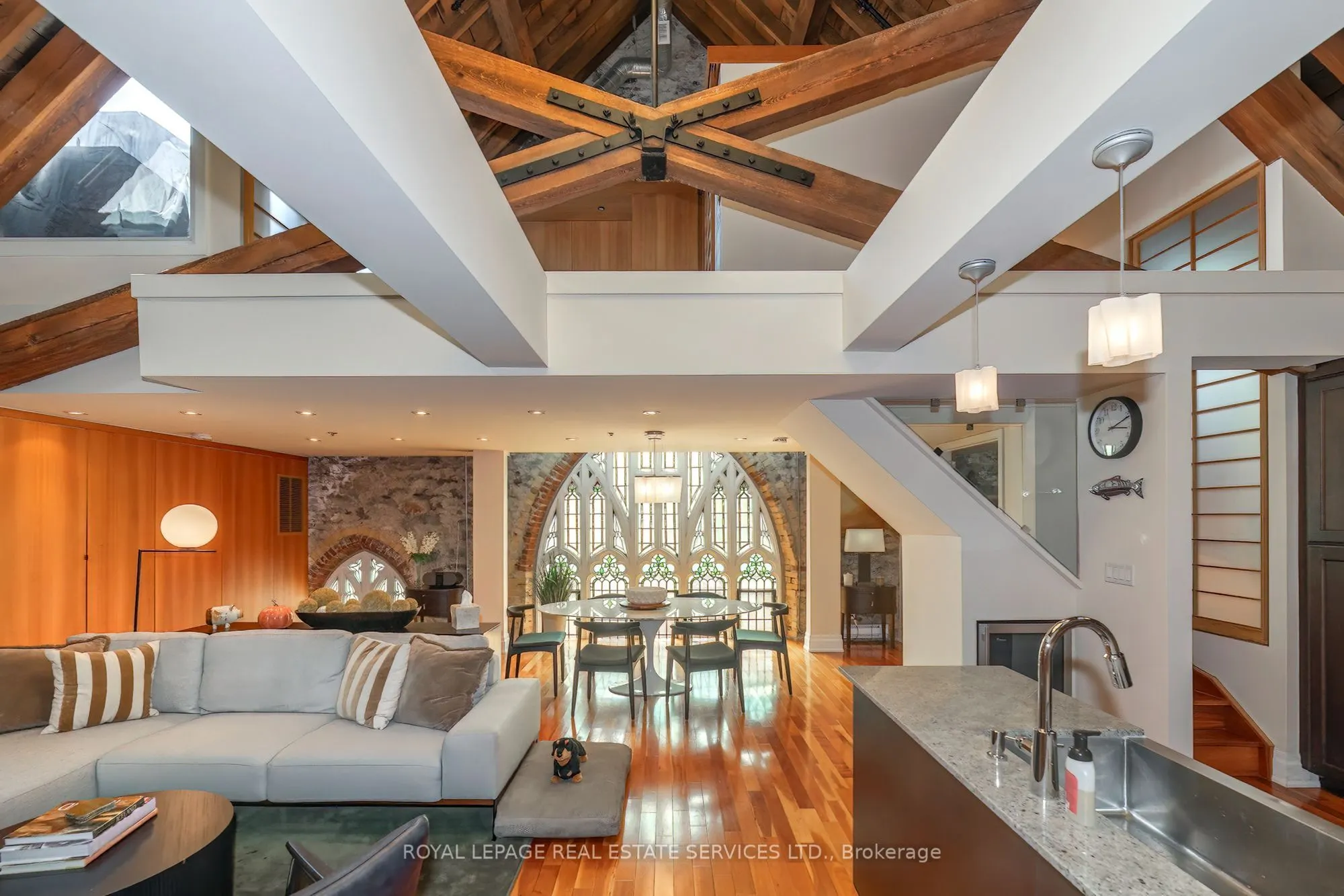 384 Sunnyside Avenue #308