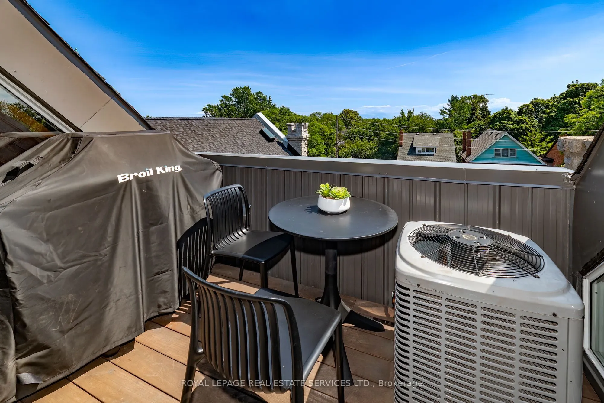 384 Sunnyside Avenue #308
