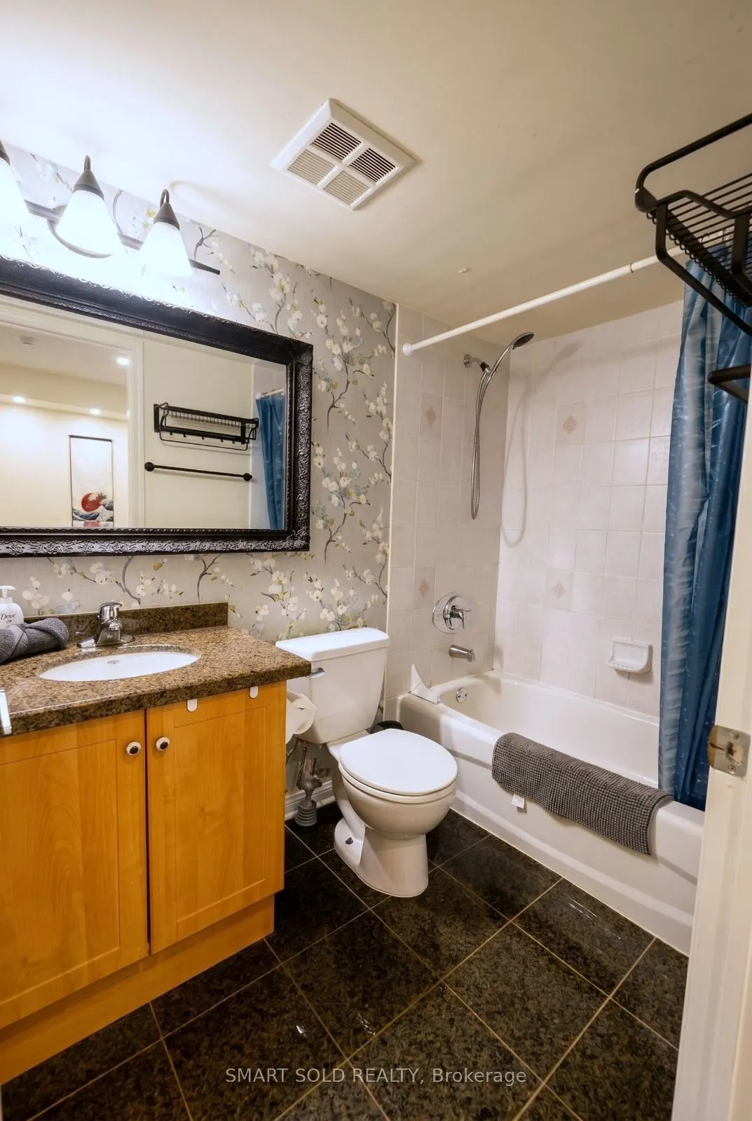 15 Laidlaw Street #608