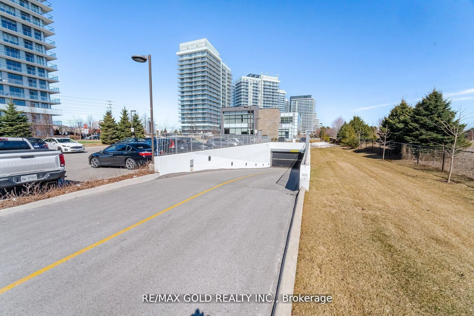 4633 Glen Erin Drive #607