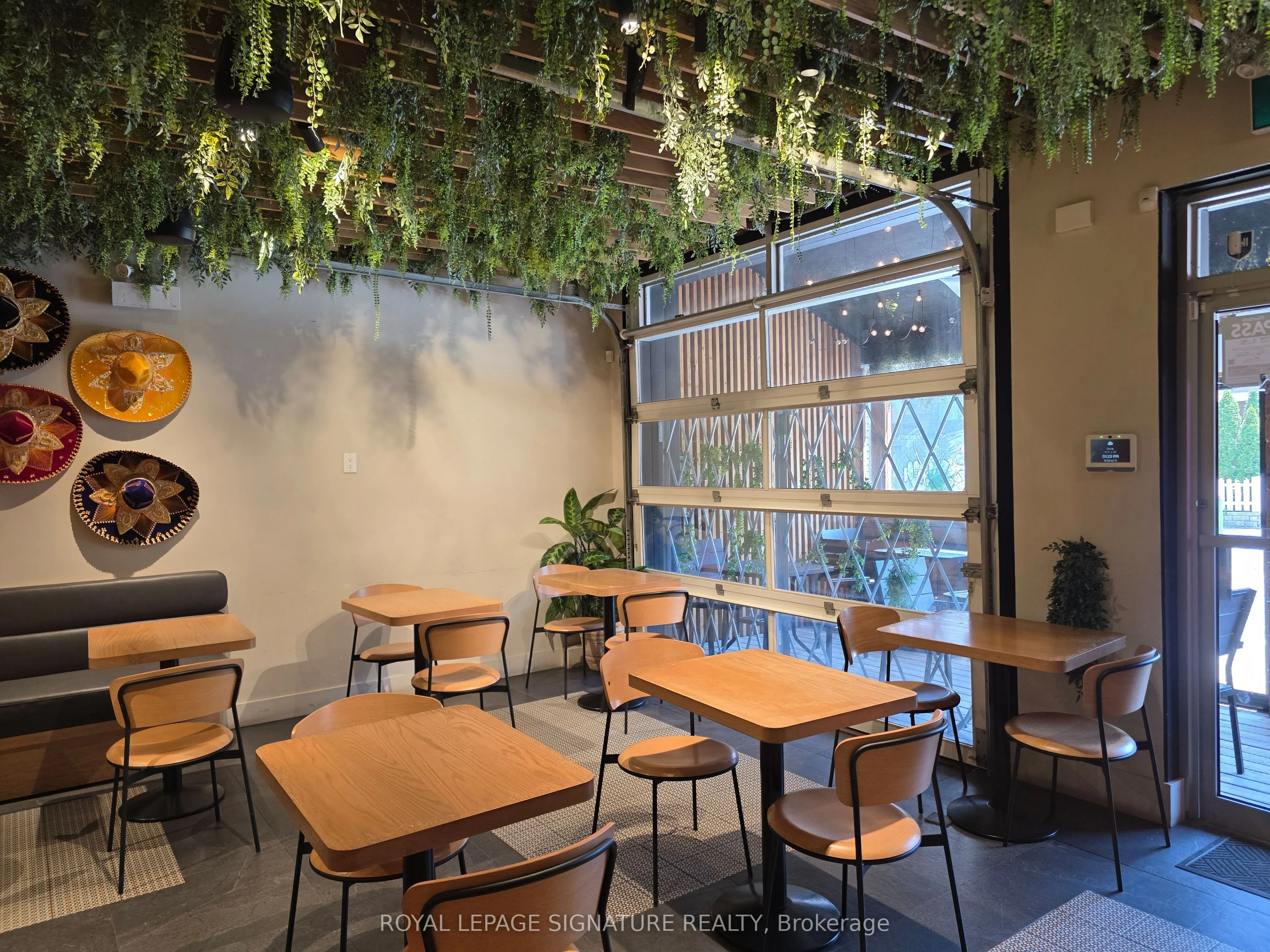 1226 King Street W