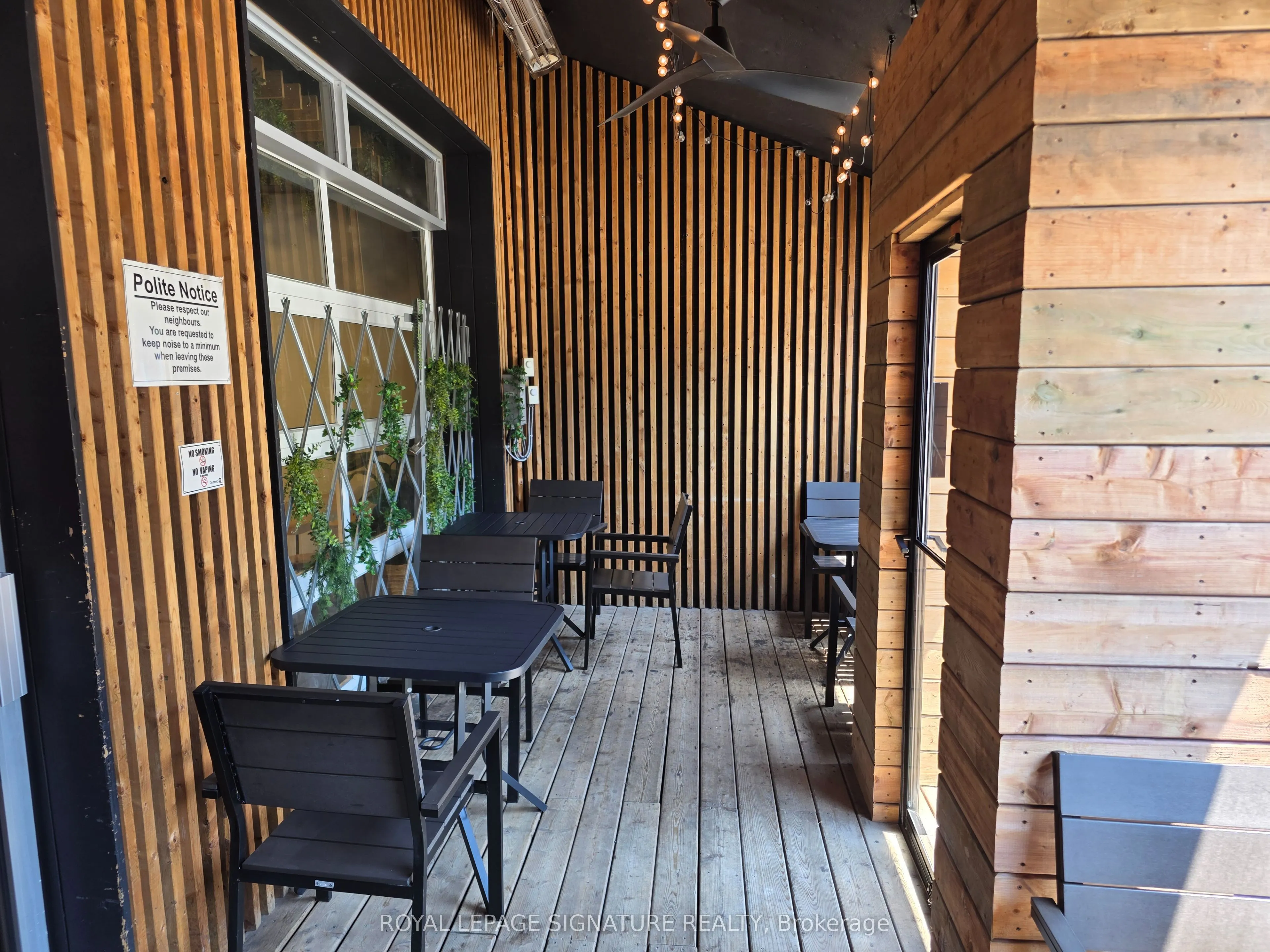 1226 King Street W