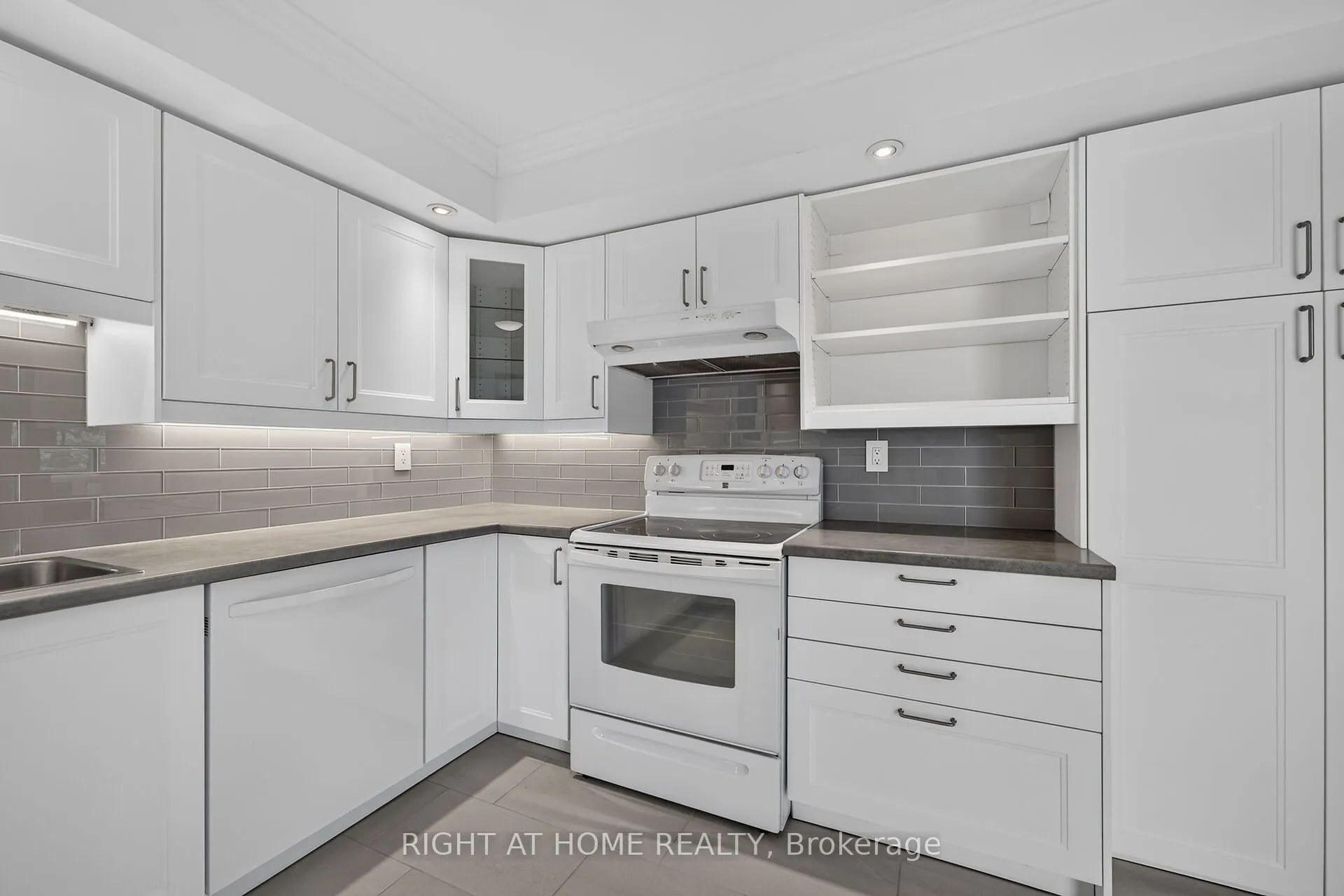 5080 Pinedale Avenue #306