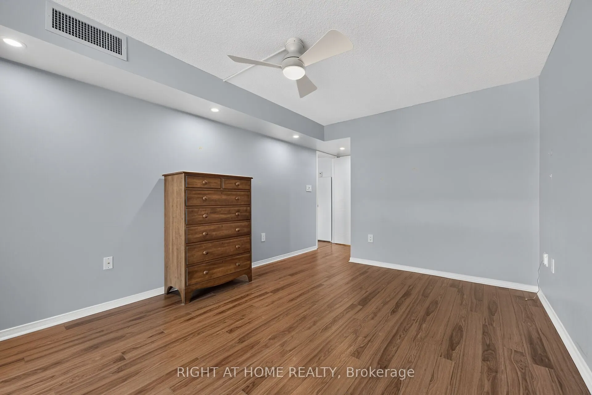 5080 Pinedale Avenue #306