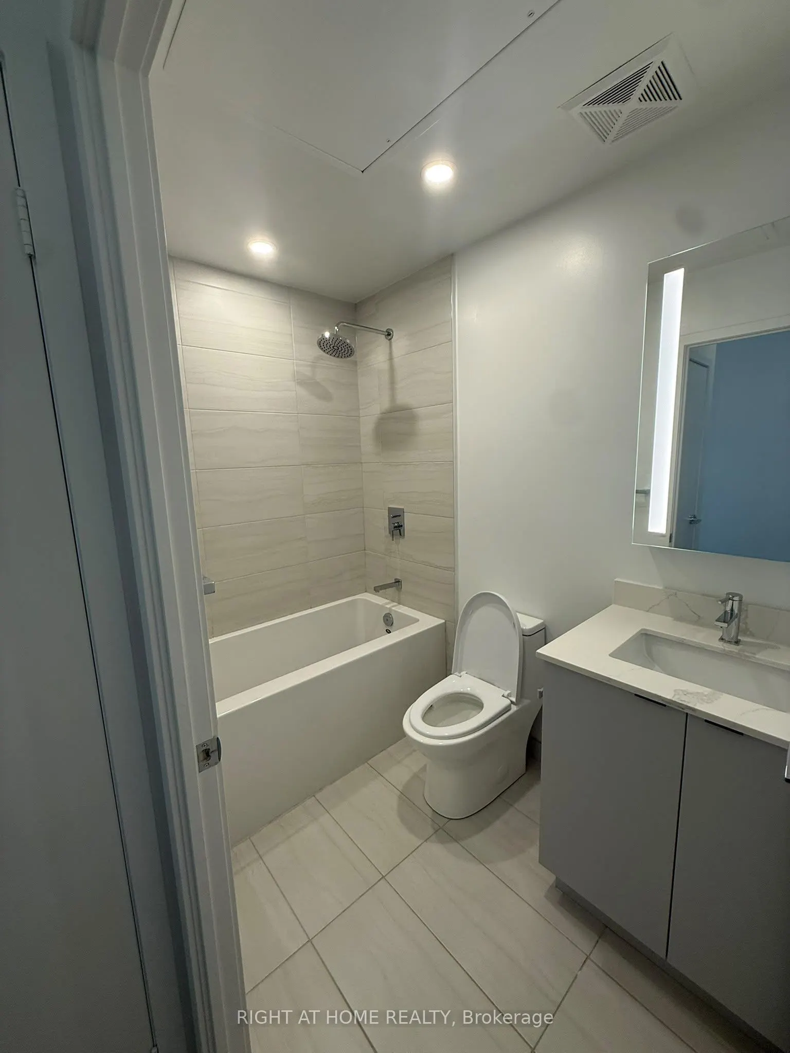 285 Dufferin Street #525