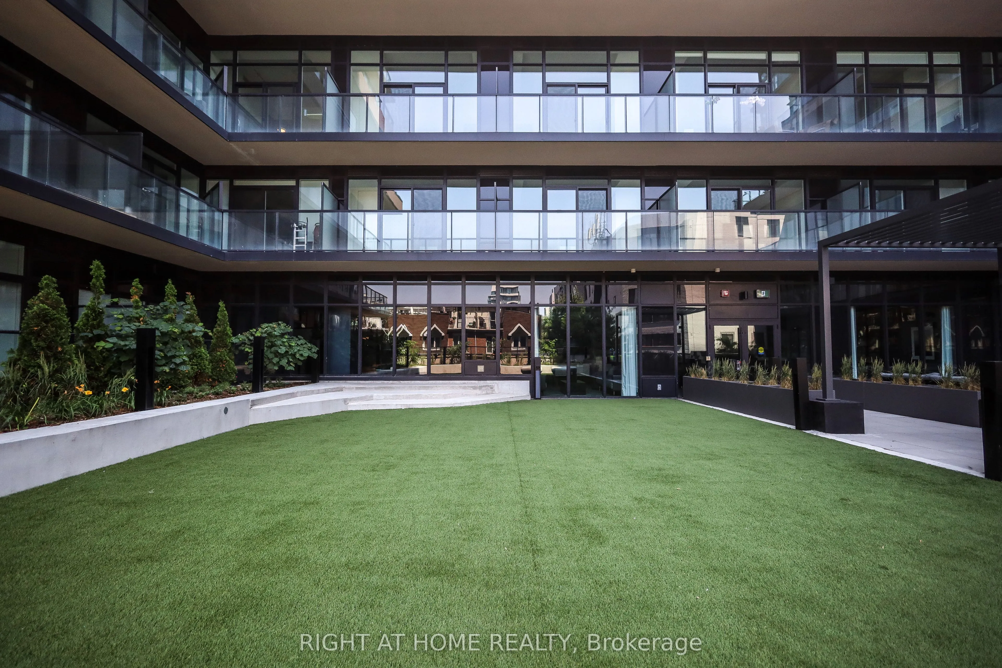 285 Dufferin Street #525