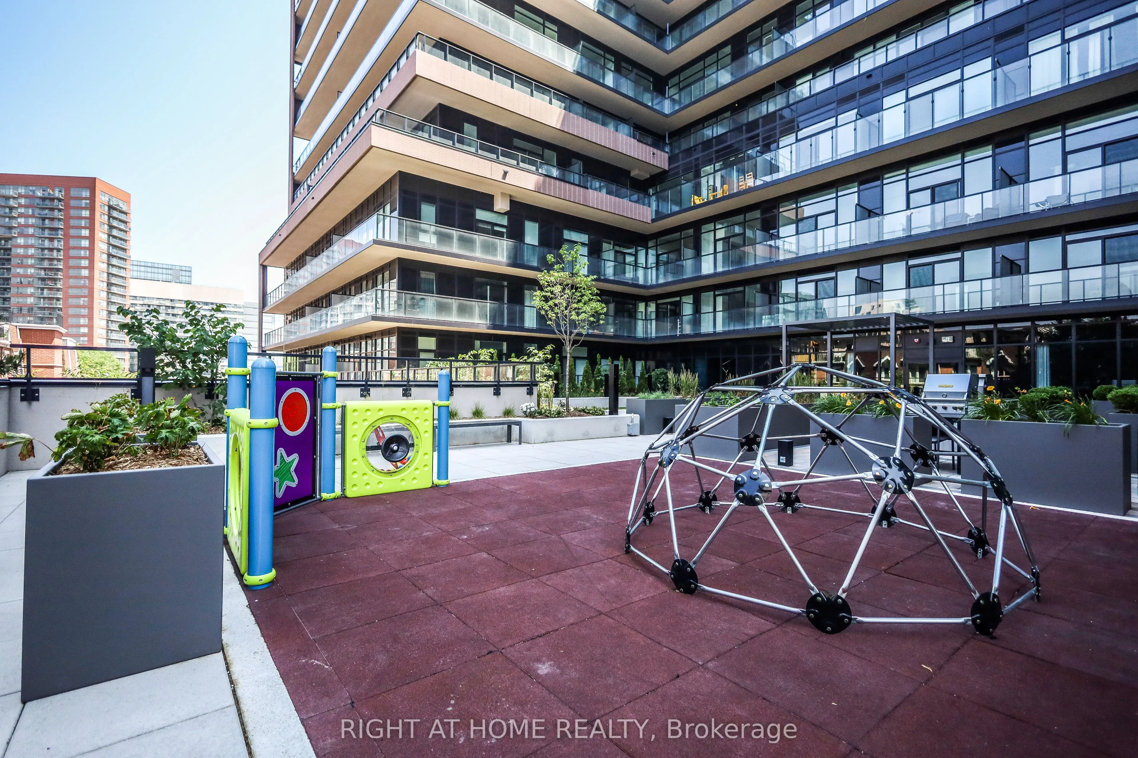 285 Dufferin Street #525