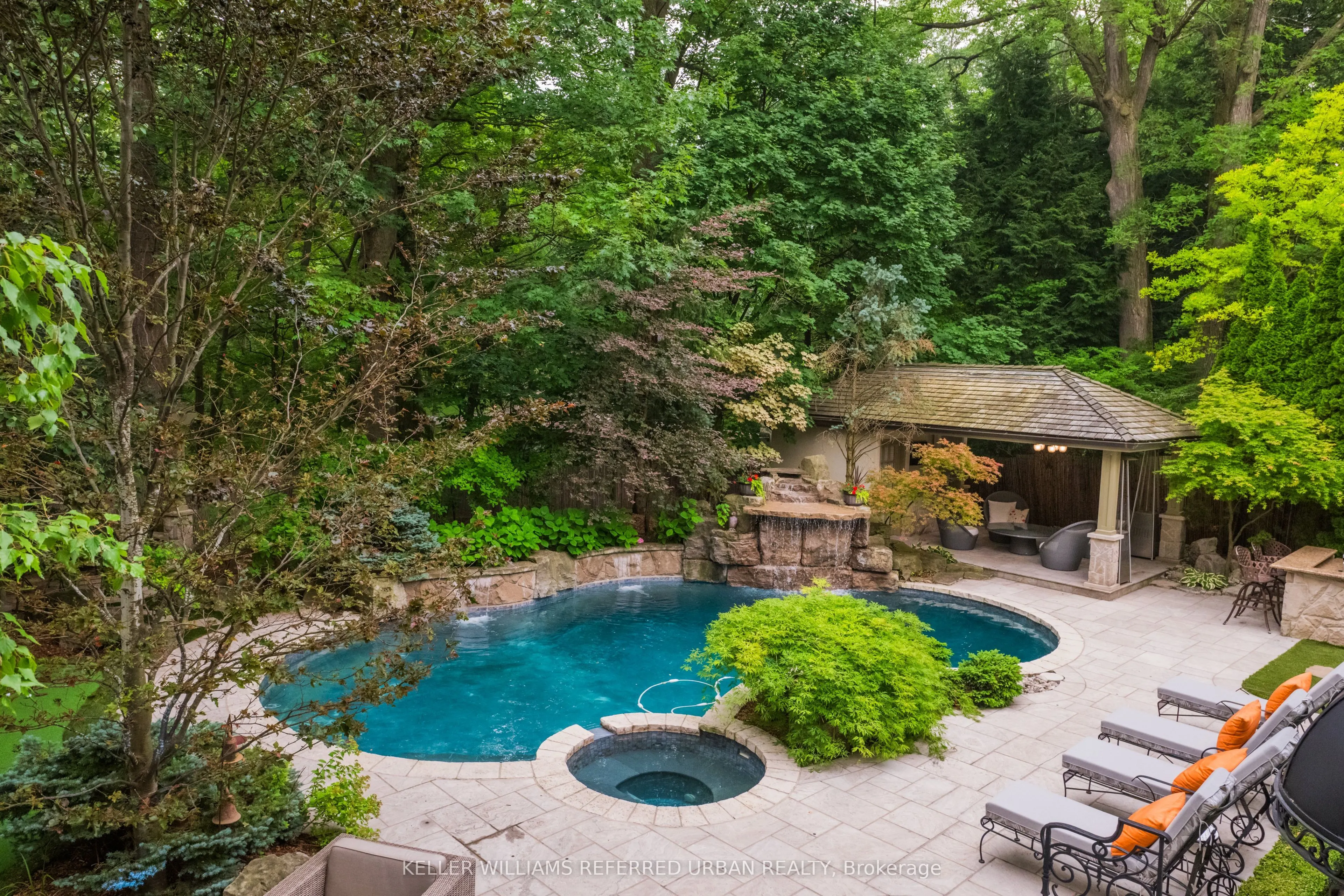 11 Country Club Drive
