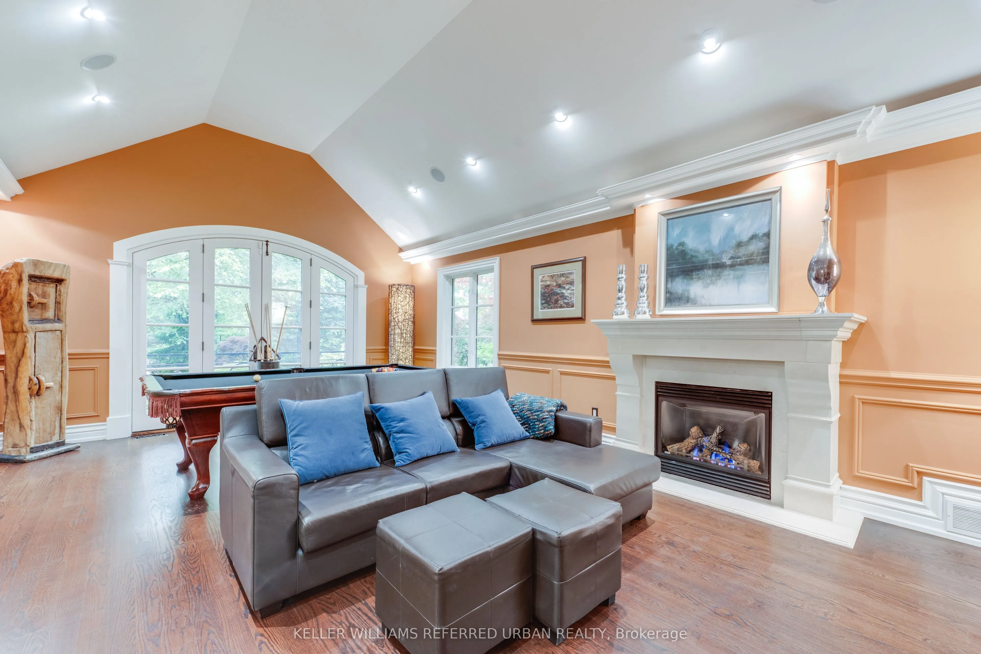11 Country Club Drive