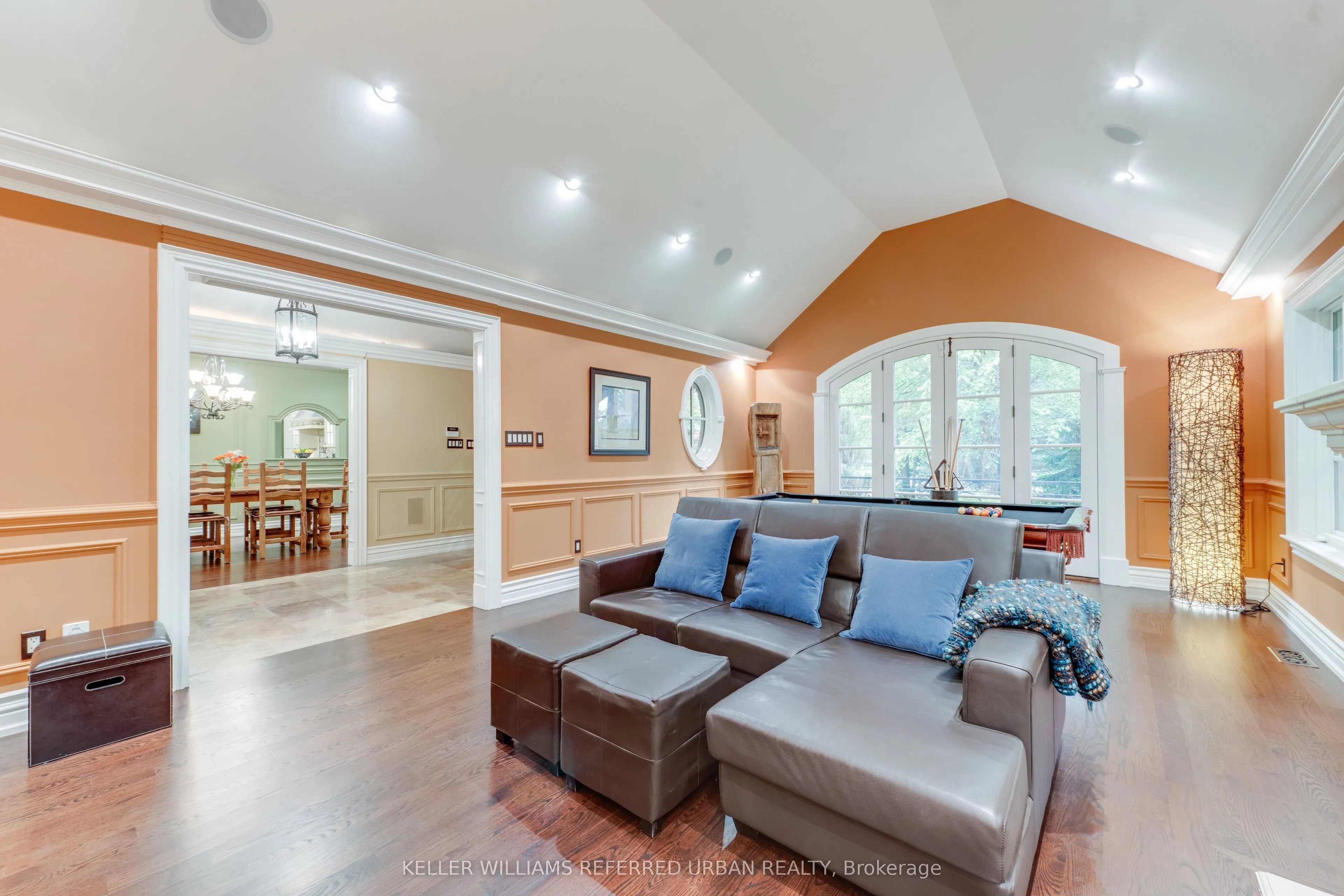 11 Country Club Drive