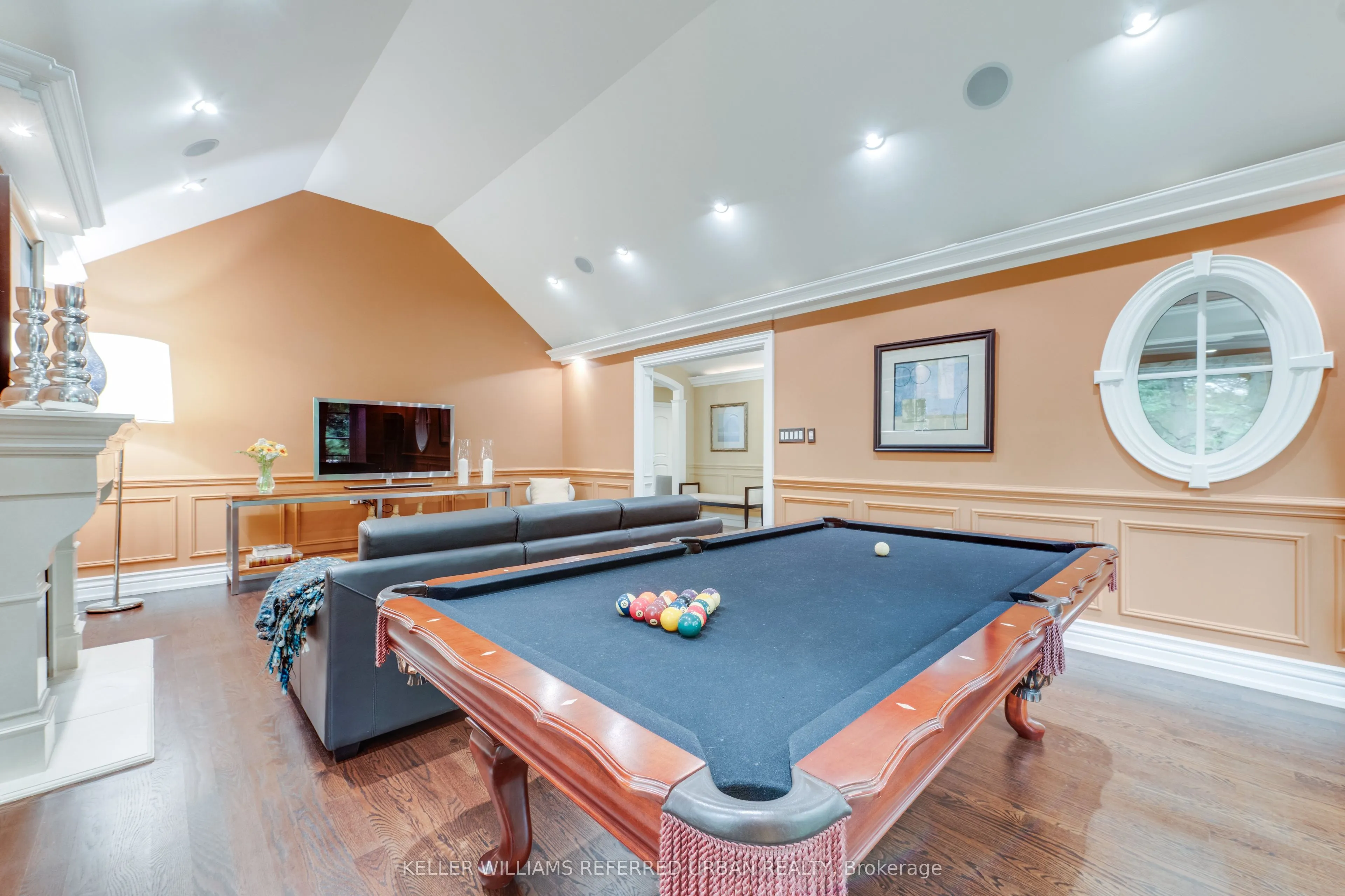 11 Country Club Drive