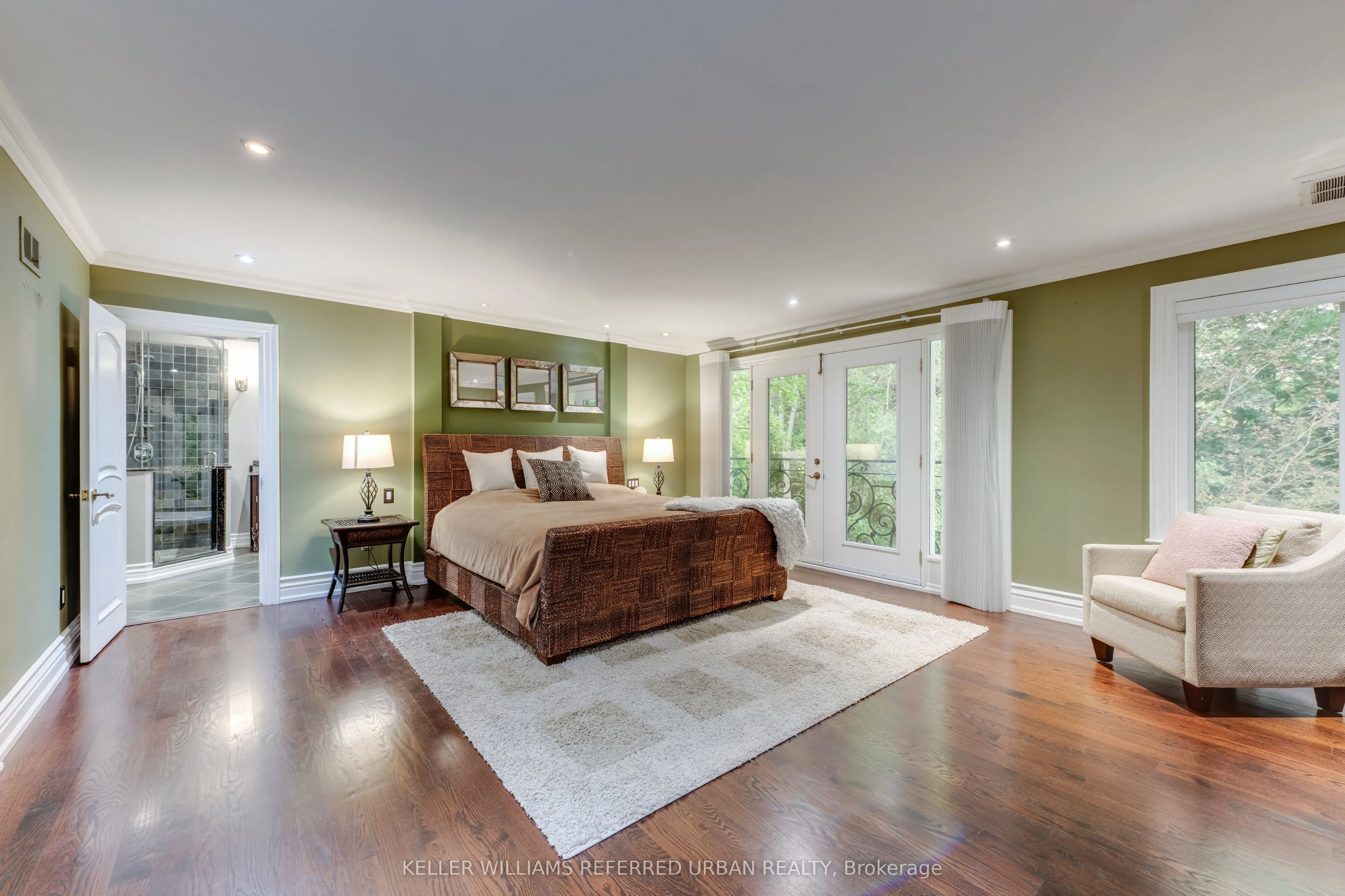 11 Country Club Drive