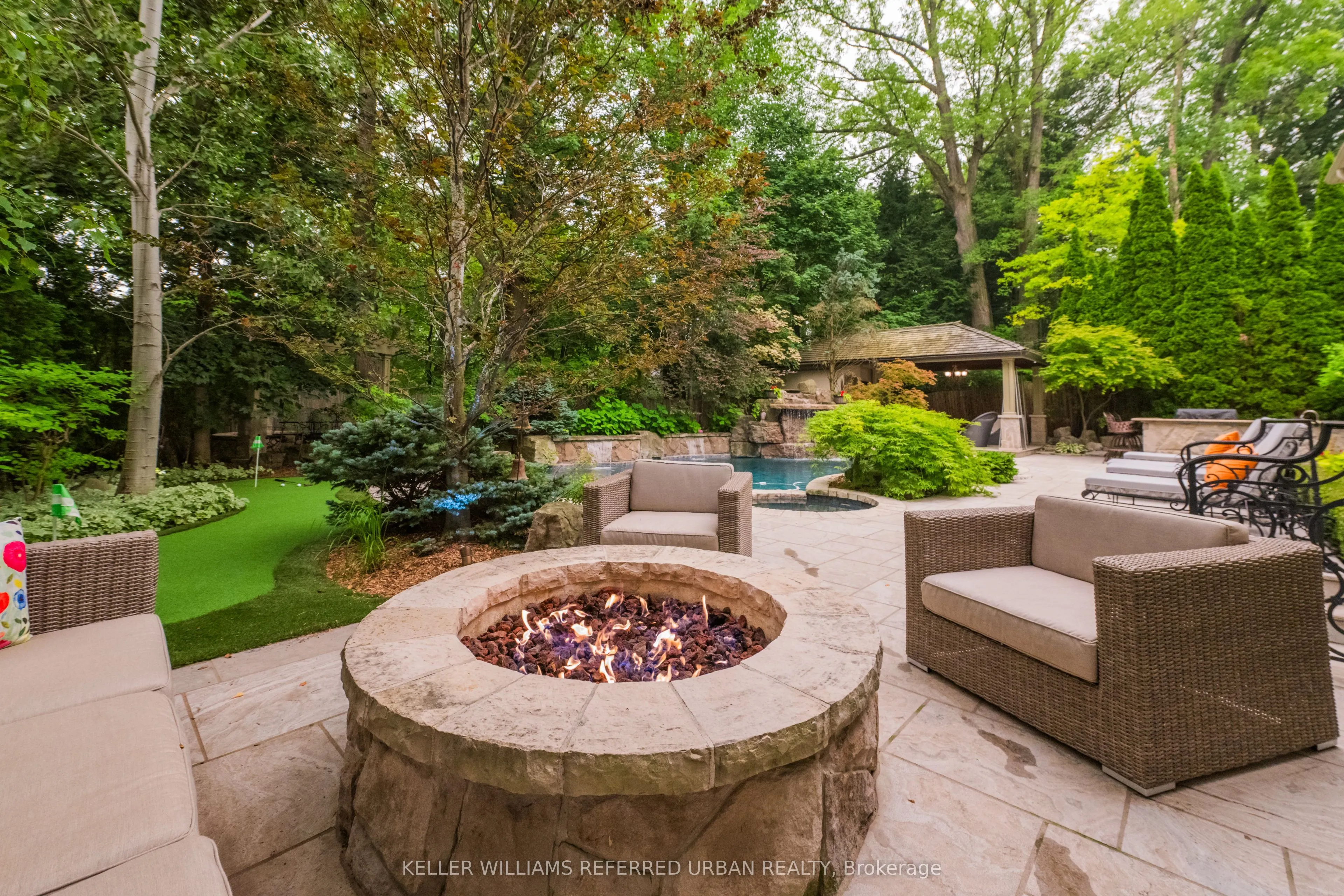 11 Country Club Drive