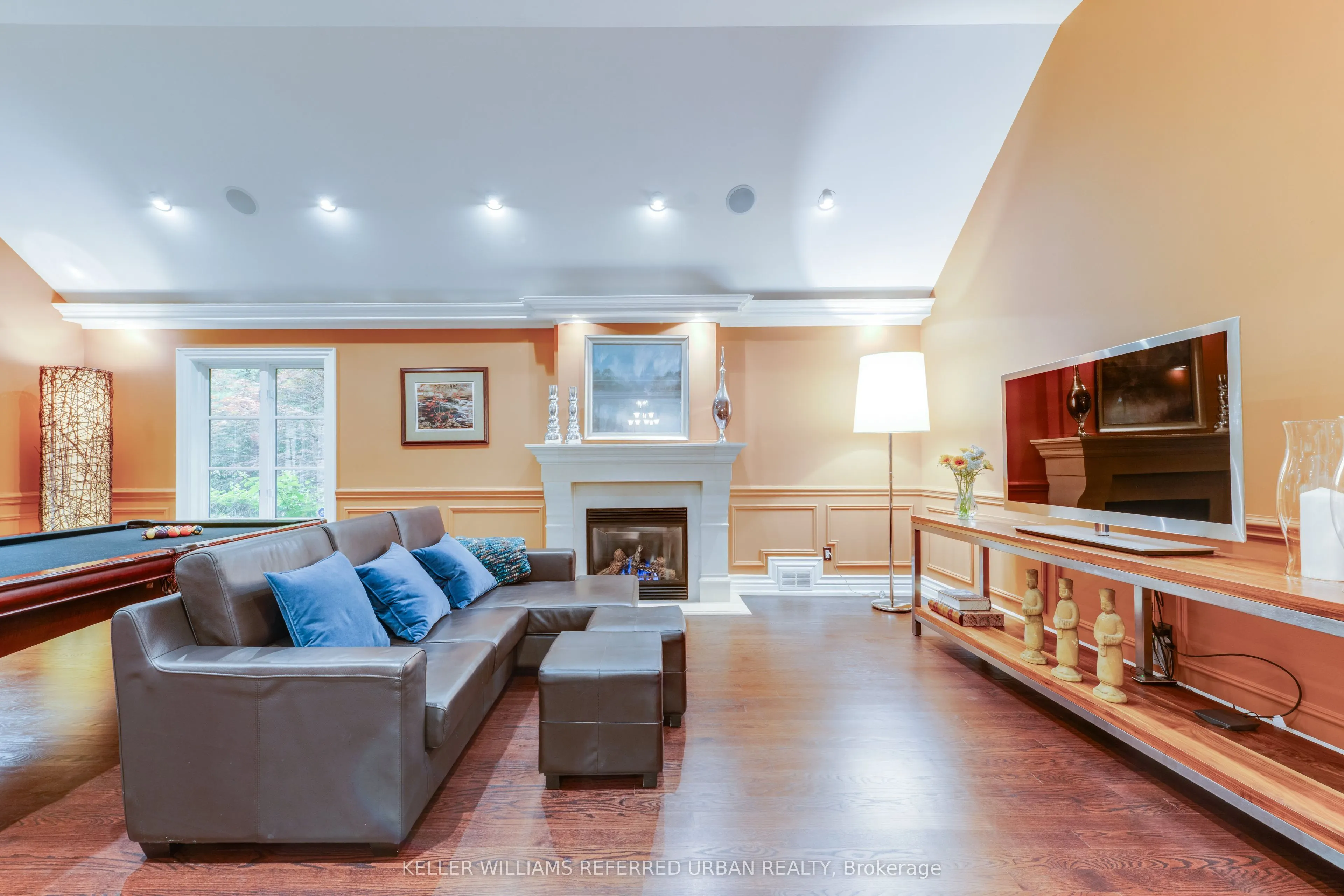 11 Country Club Drive