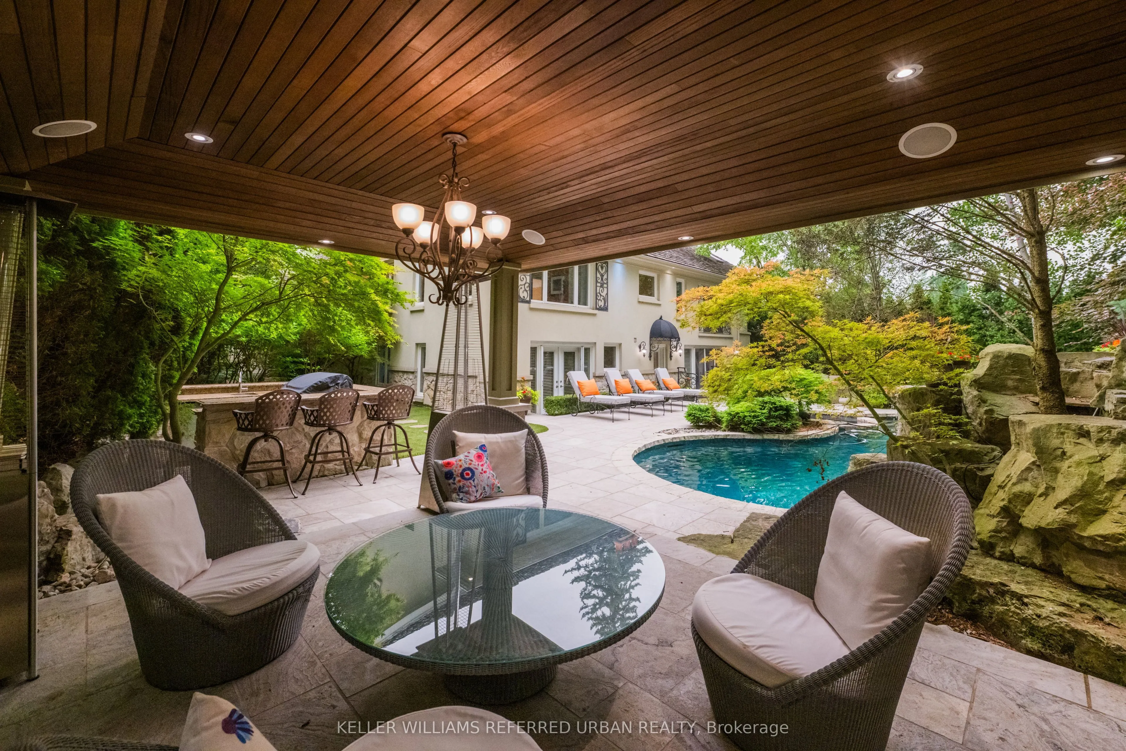 11 Country Club Drive