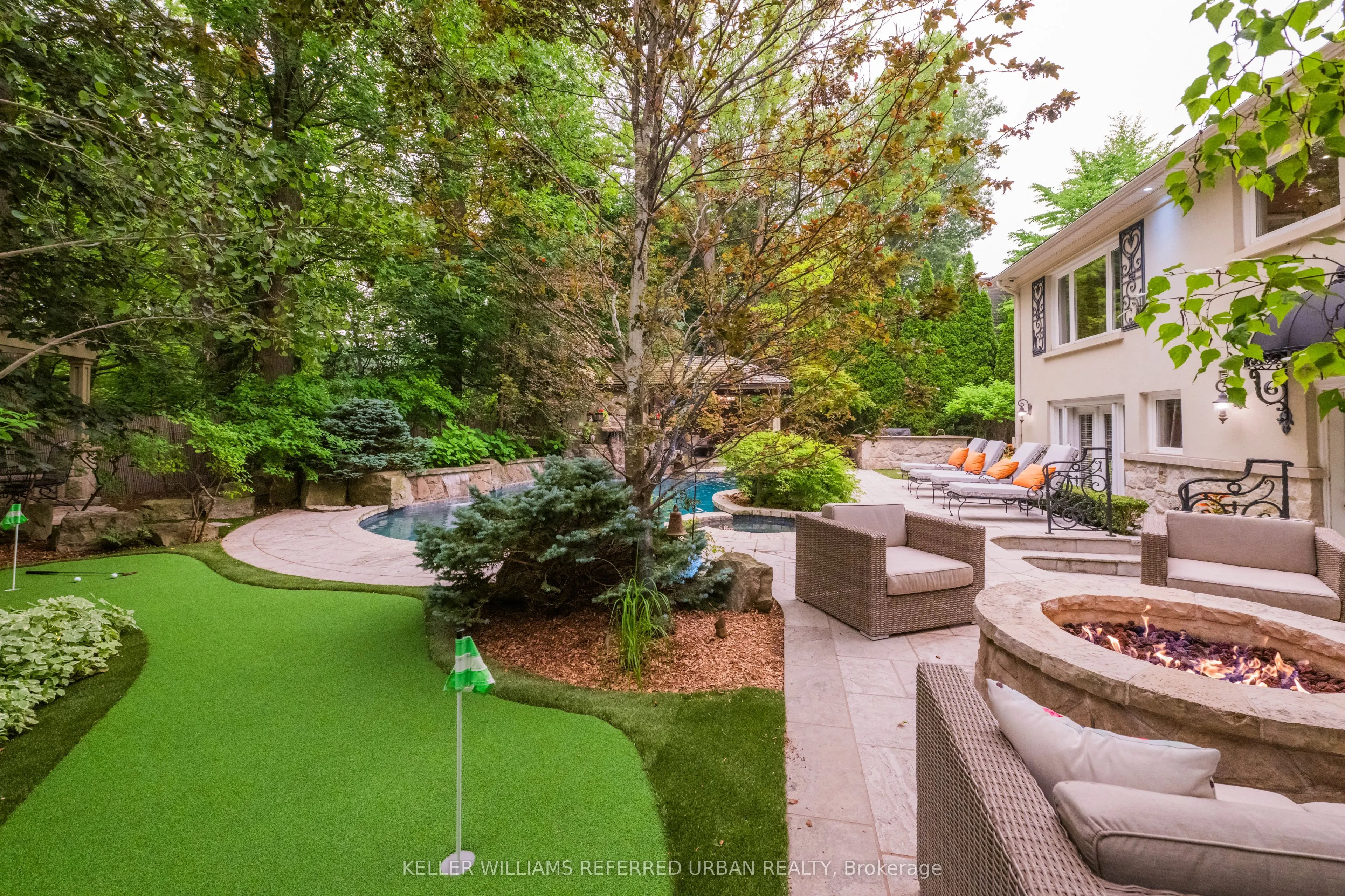 11 Country Club Drive