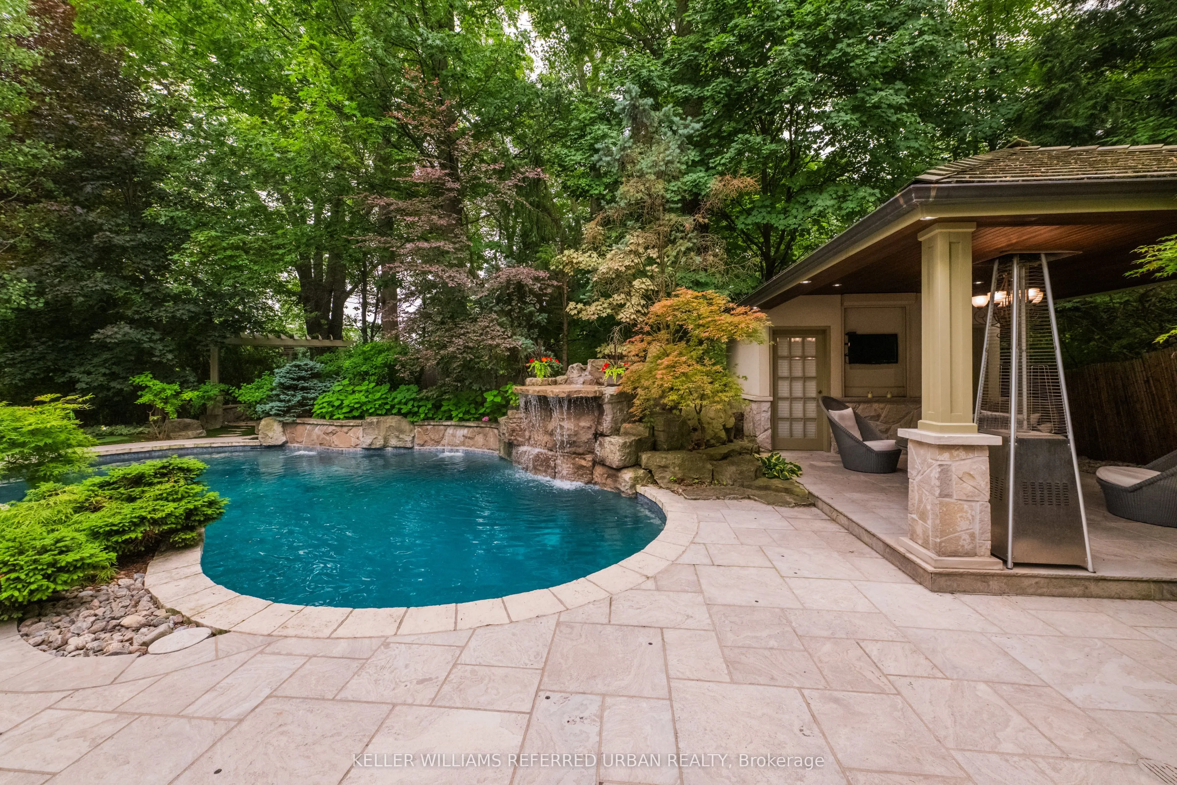 11 Country Club Drive