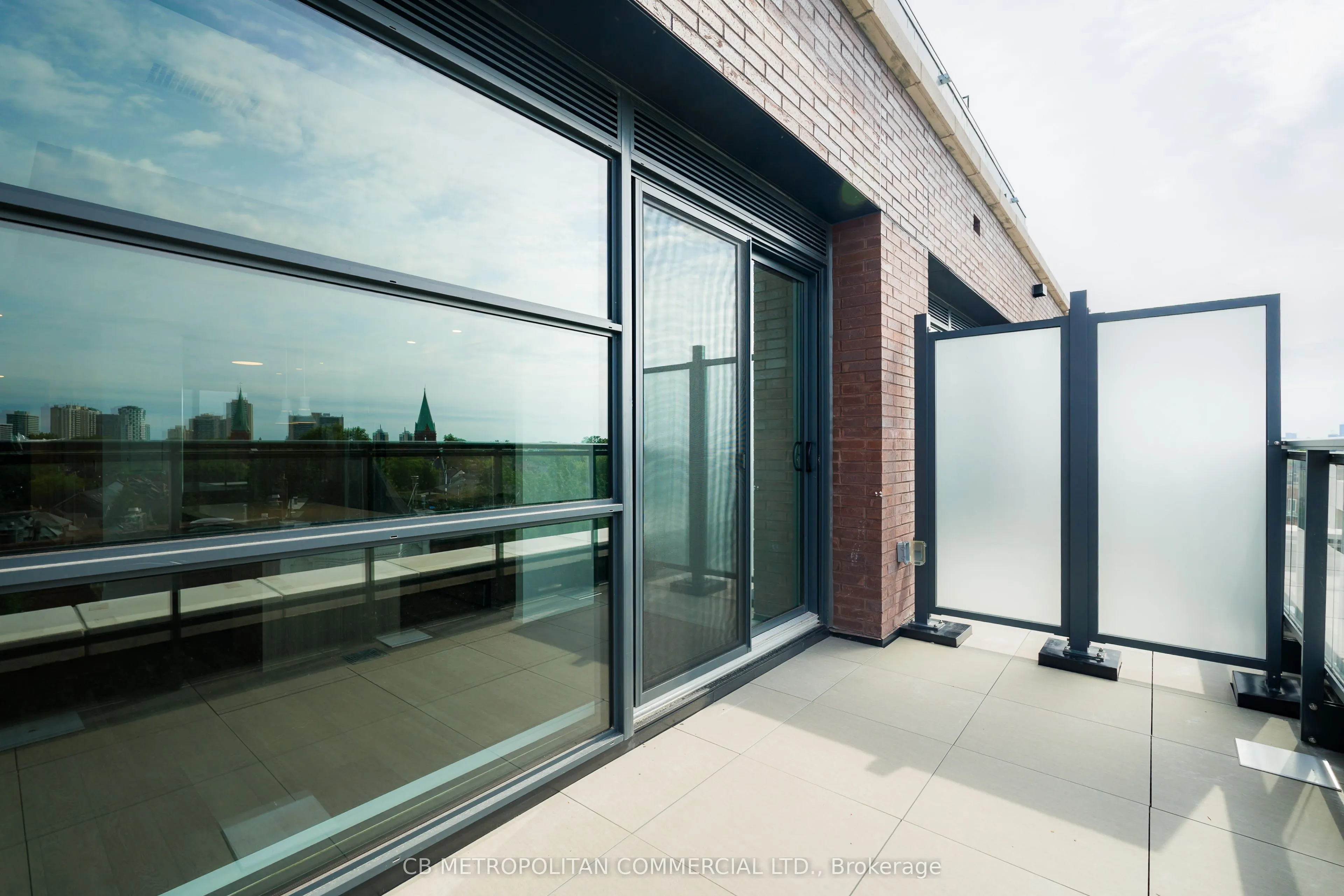 2946 Dundas Street West Street W #516
