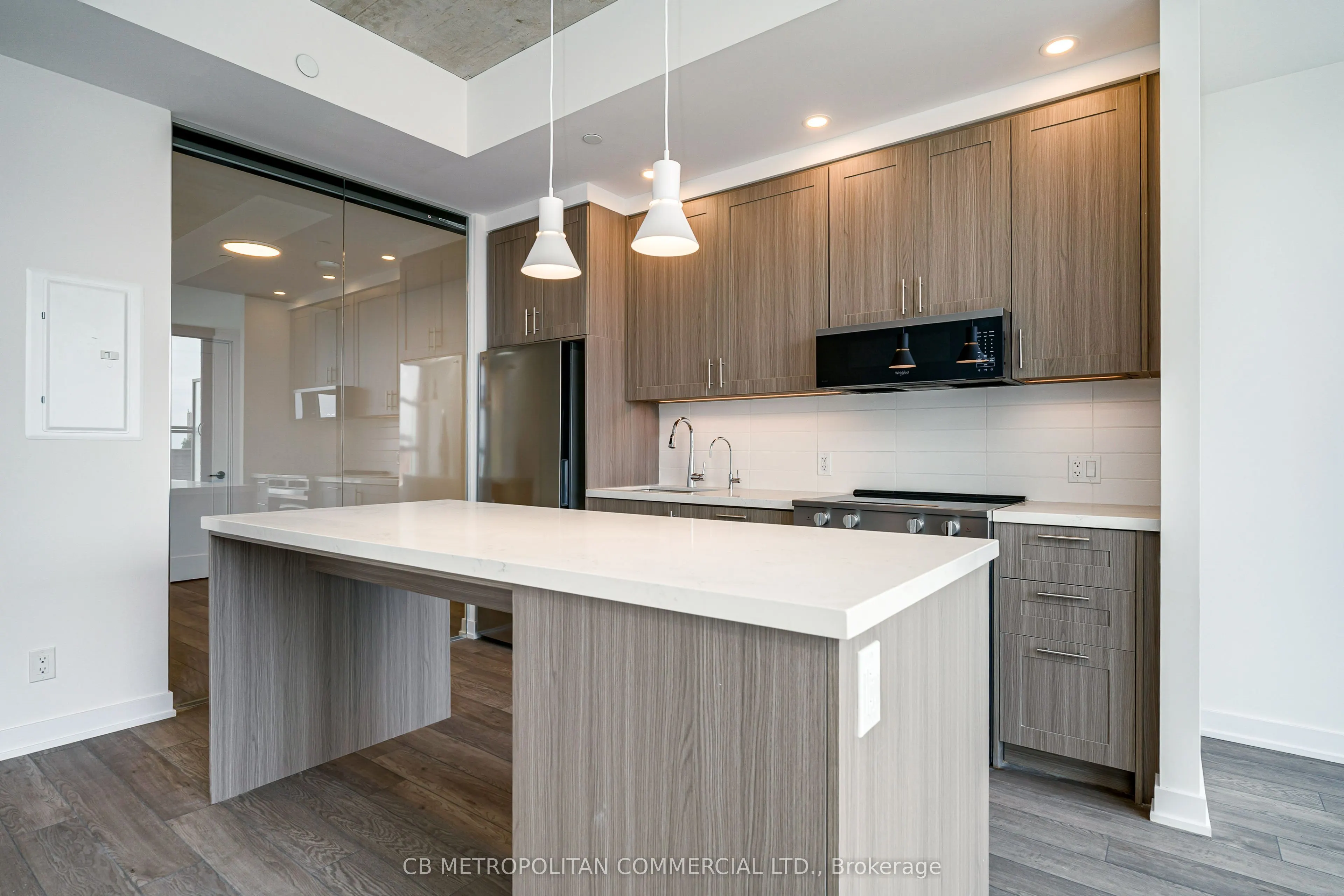 2946 Dundas Street West Street W #516
