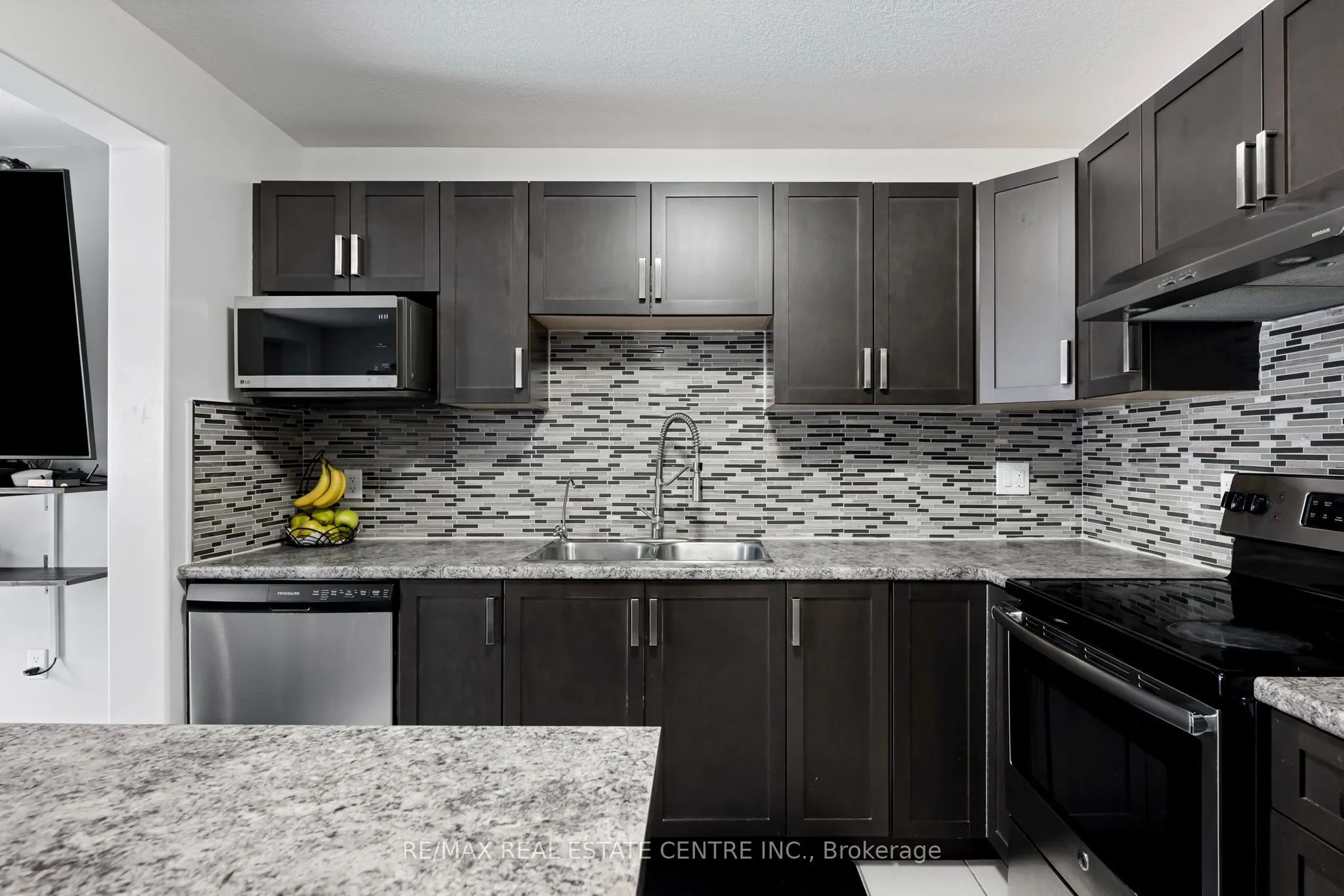124 Parkinson Crescent #67