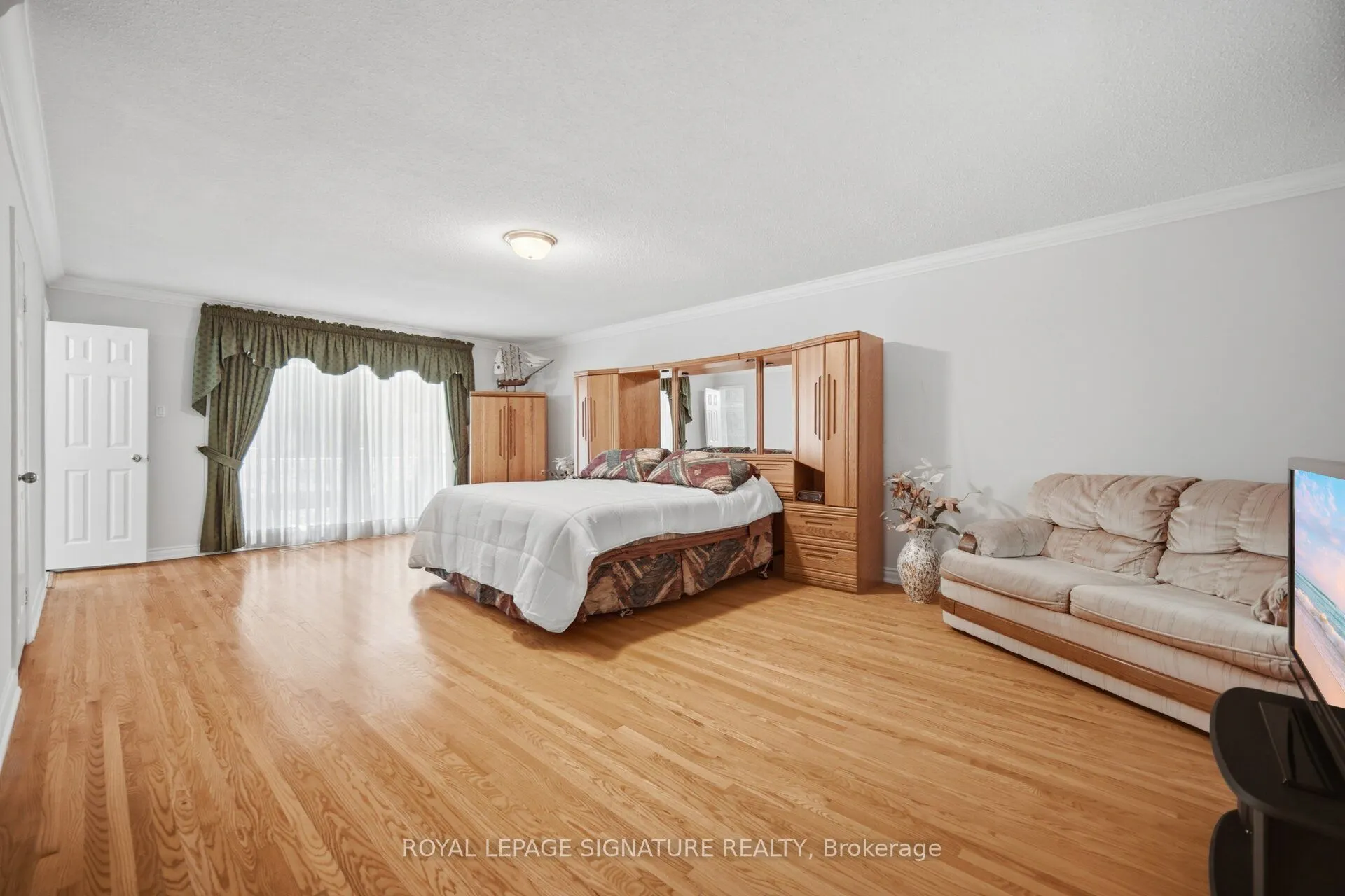 2130 Autumn Breeze Drive N