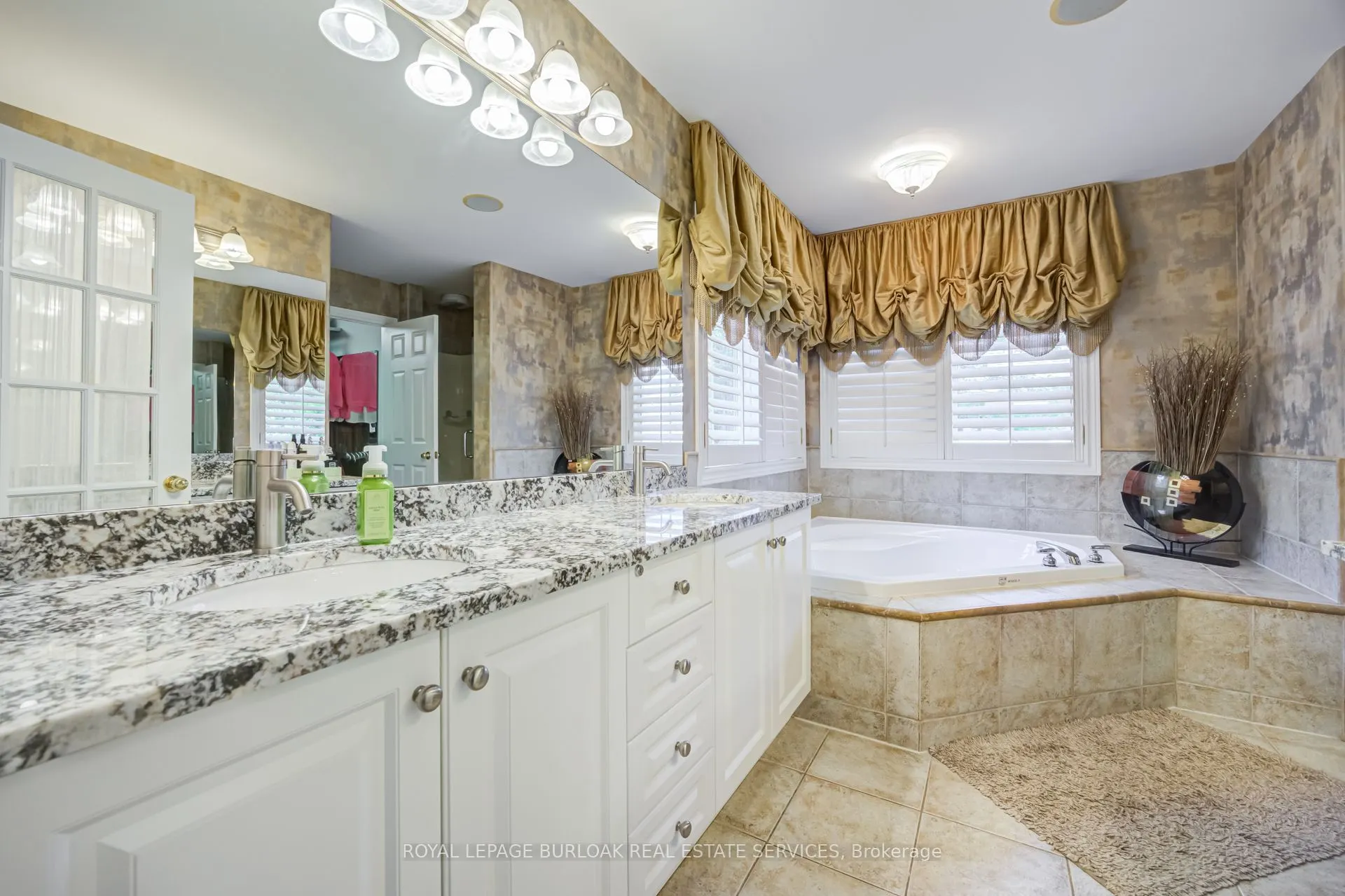 4278 Clubview Drive