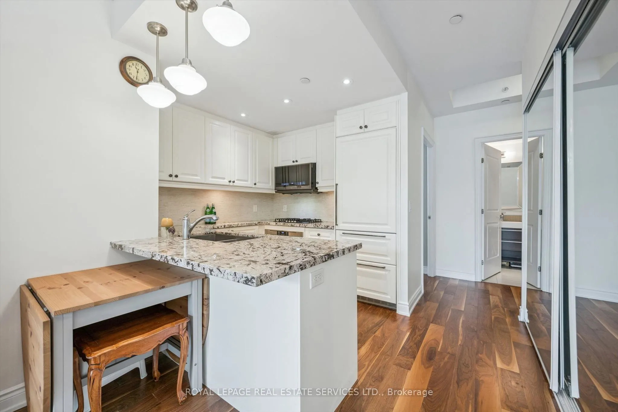 3500 Lakeshore Road W #122C