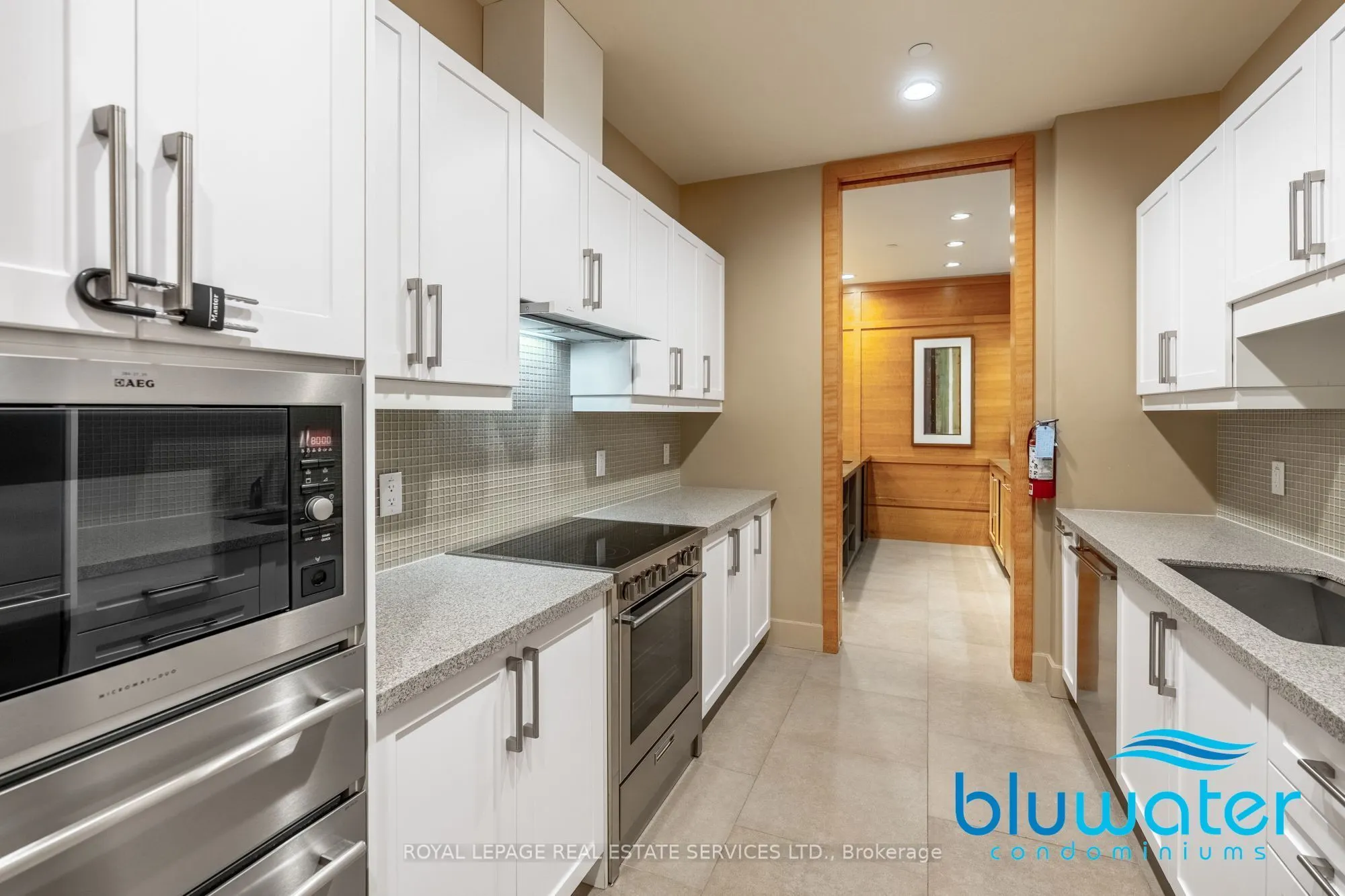 3500 Lakeshore Road W #122C