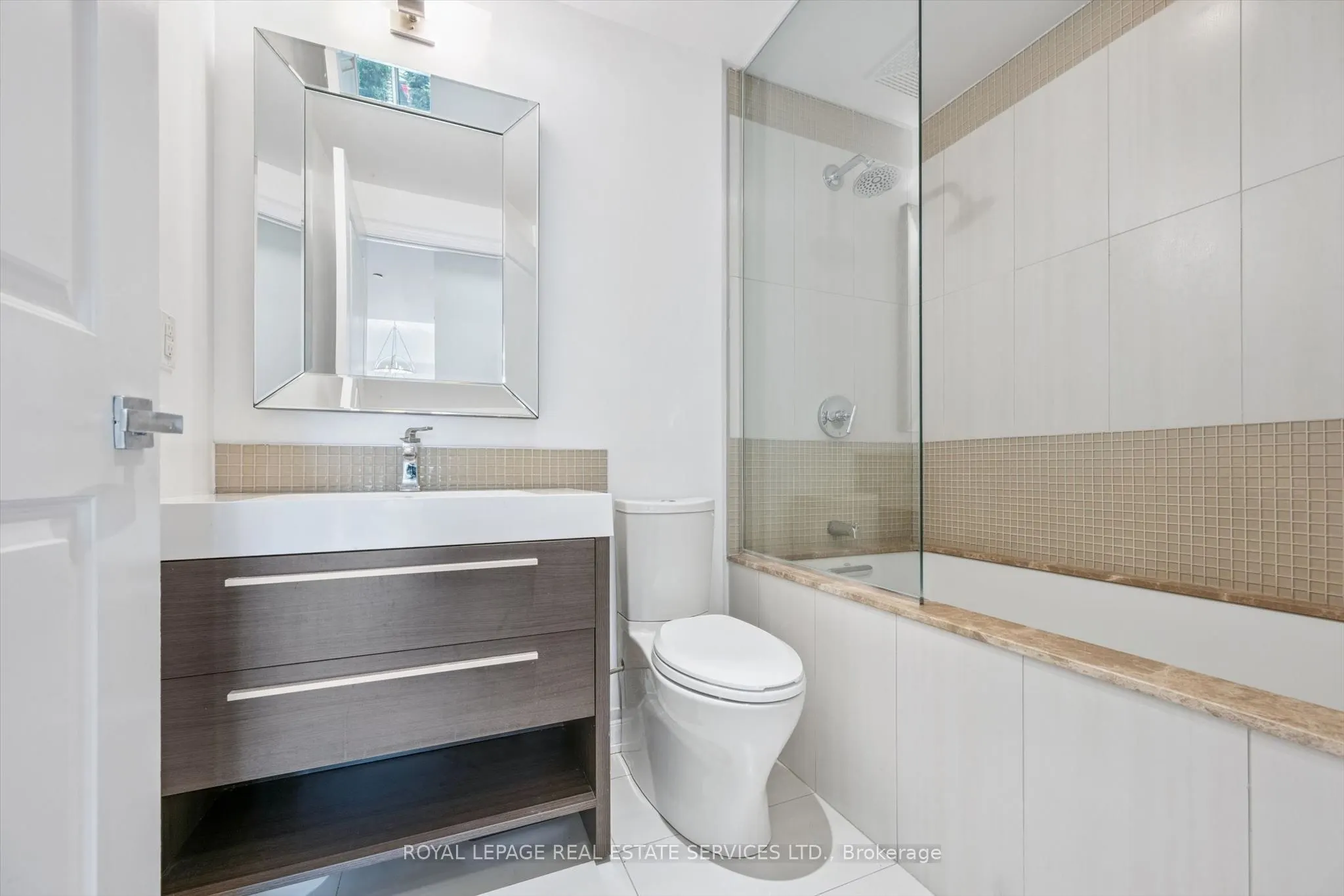 3500 Lakeshore Road W #122C